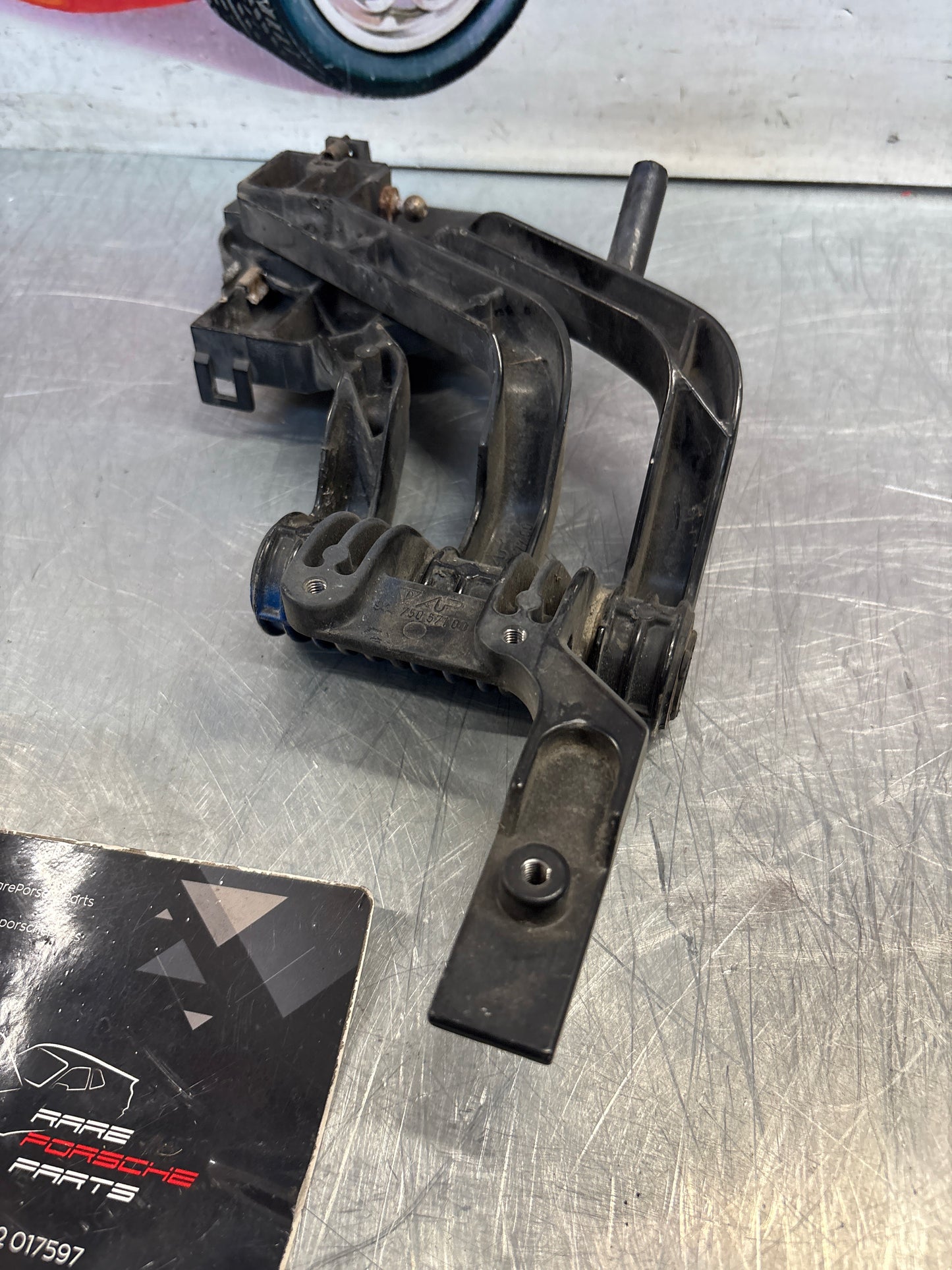 Porsche 968 left headlight hinge 94475057300 / 94475037700 / 94475057100 used