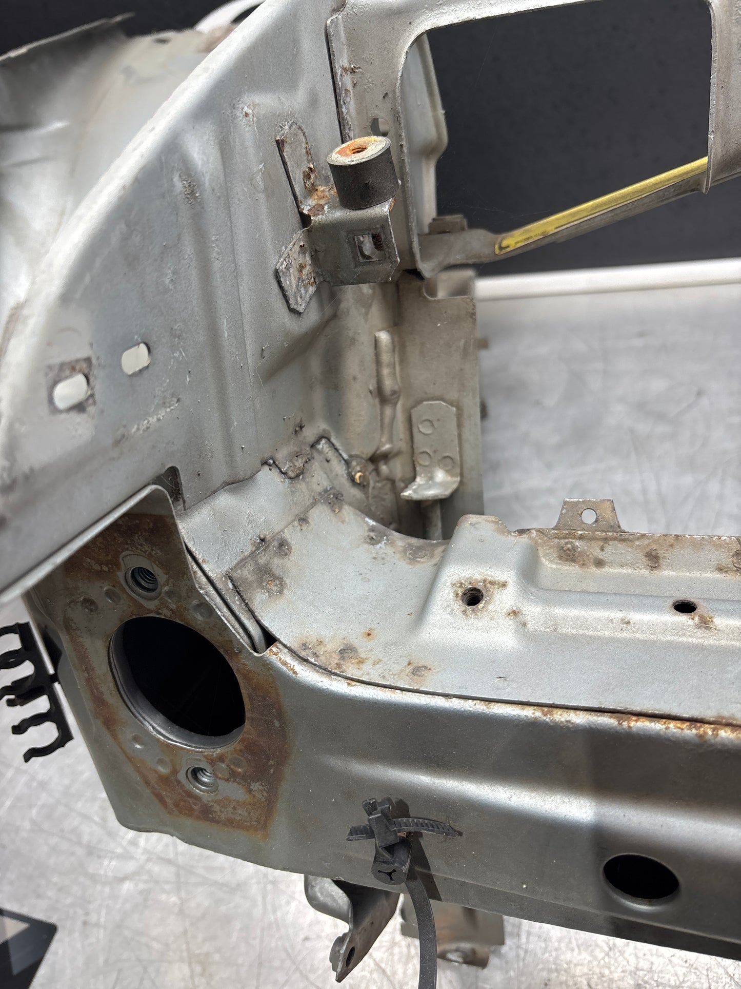 Porsche 944 Turbo / S / S2 Front end section cut