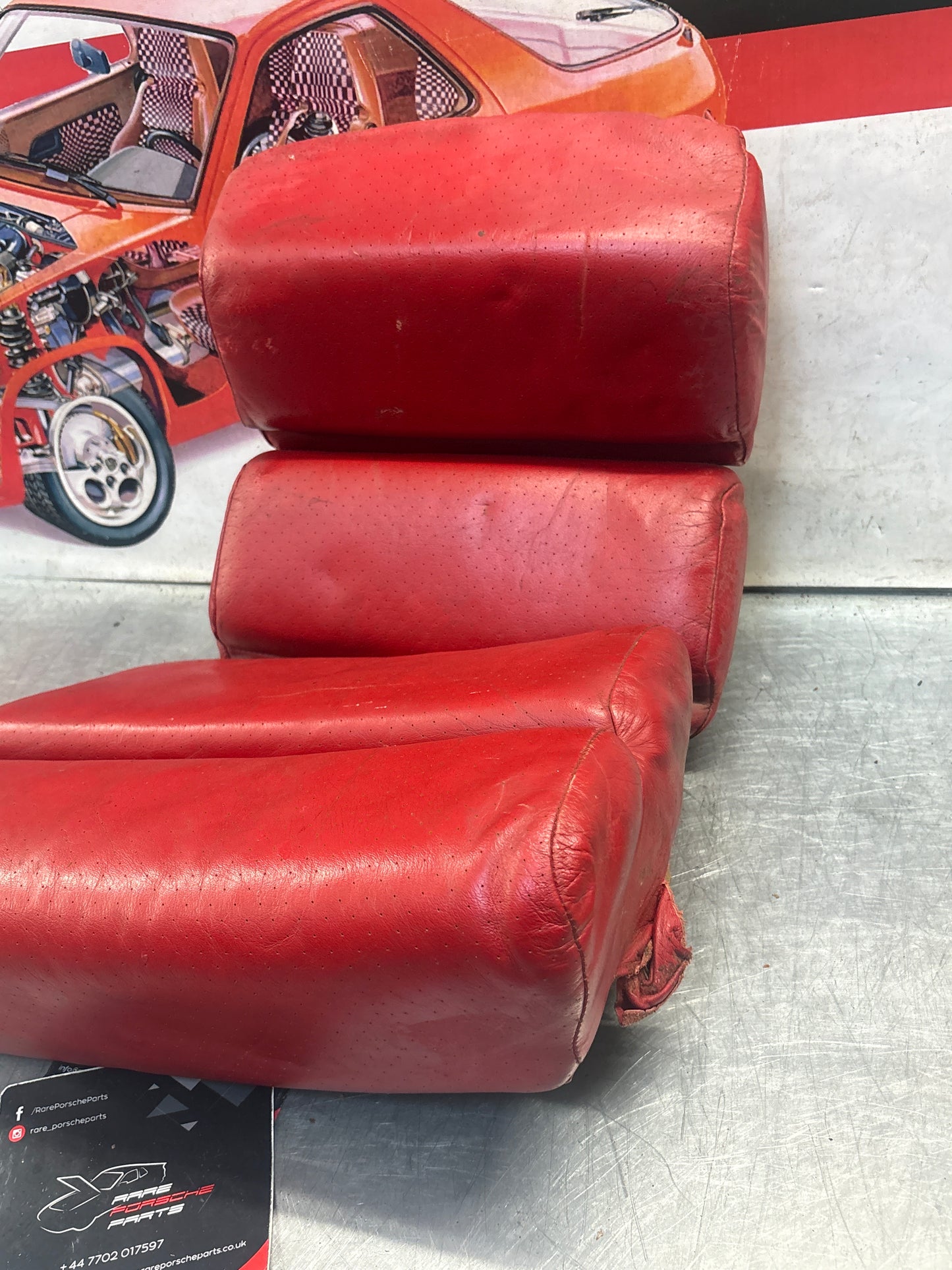 Porsche 928 rear right seat and center + upper cushion, used, can-can red 92852206051 / 92852208851 / 92852204650