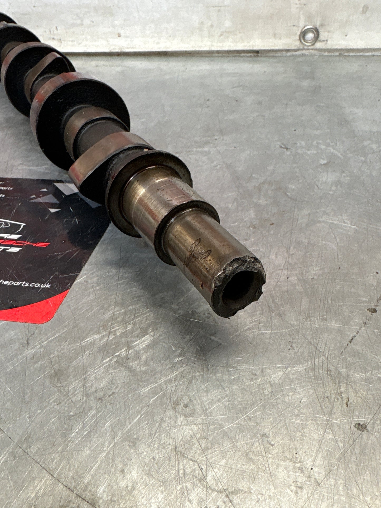 Porsche 928 cam shaft, used, for spares or repair 9281051553R