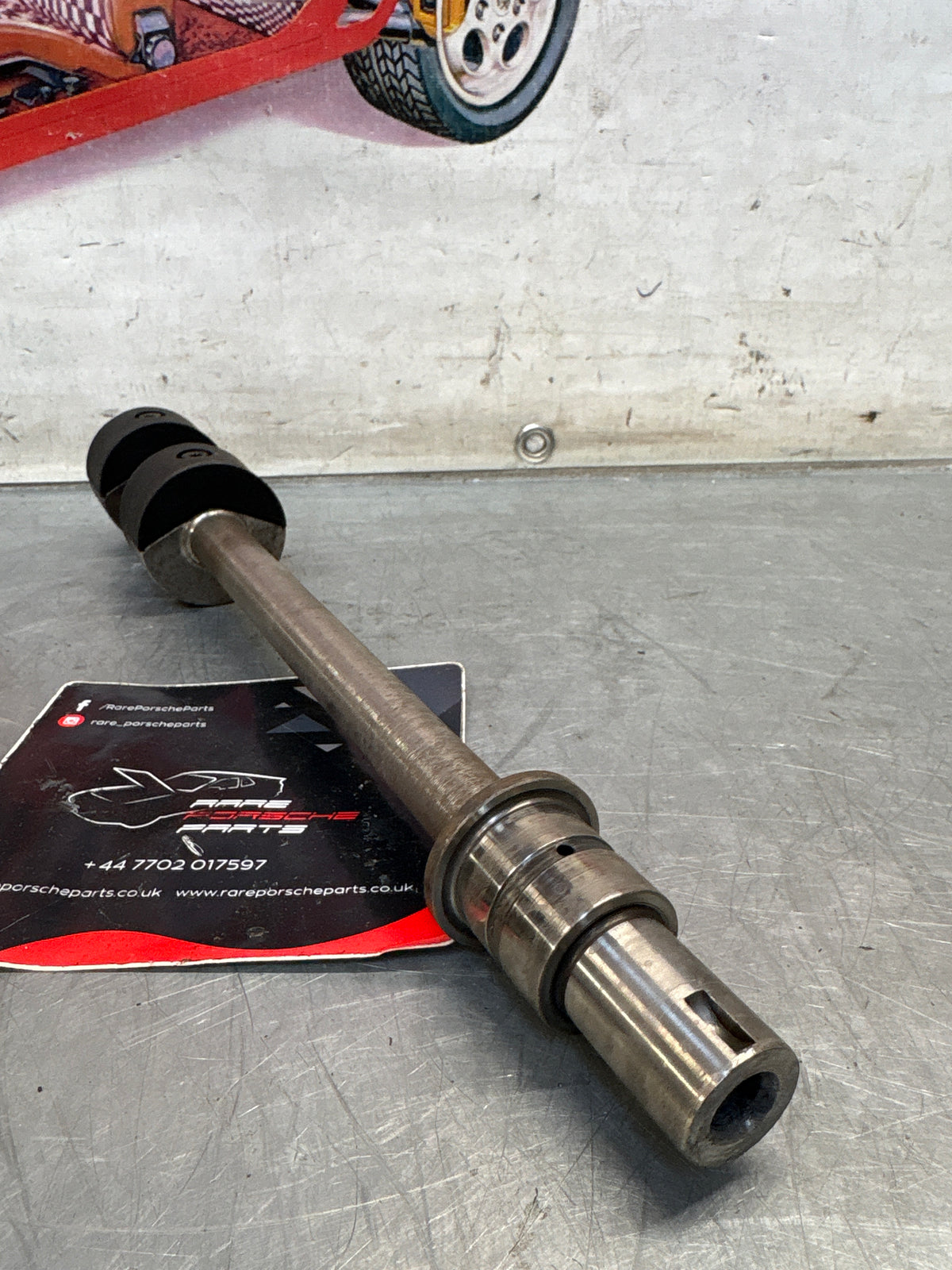 Porsche 944 balance shaft, used 94410220107 / 94410292300 / 94410202301