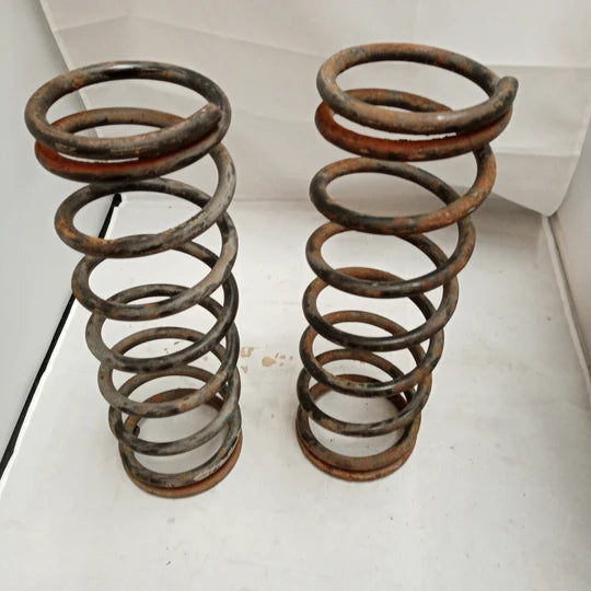 Porsche 924 2.0 pair of road springs 477 411 105G (BLUE DOT) USED