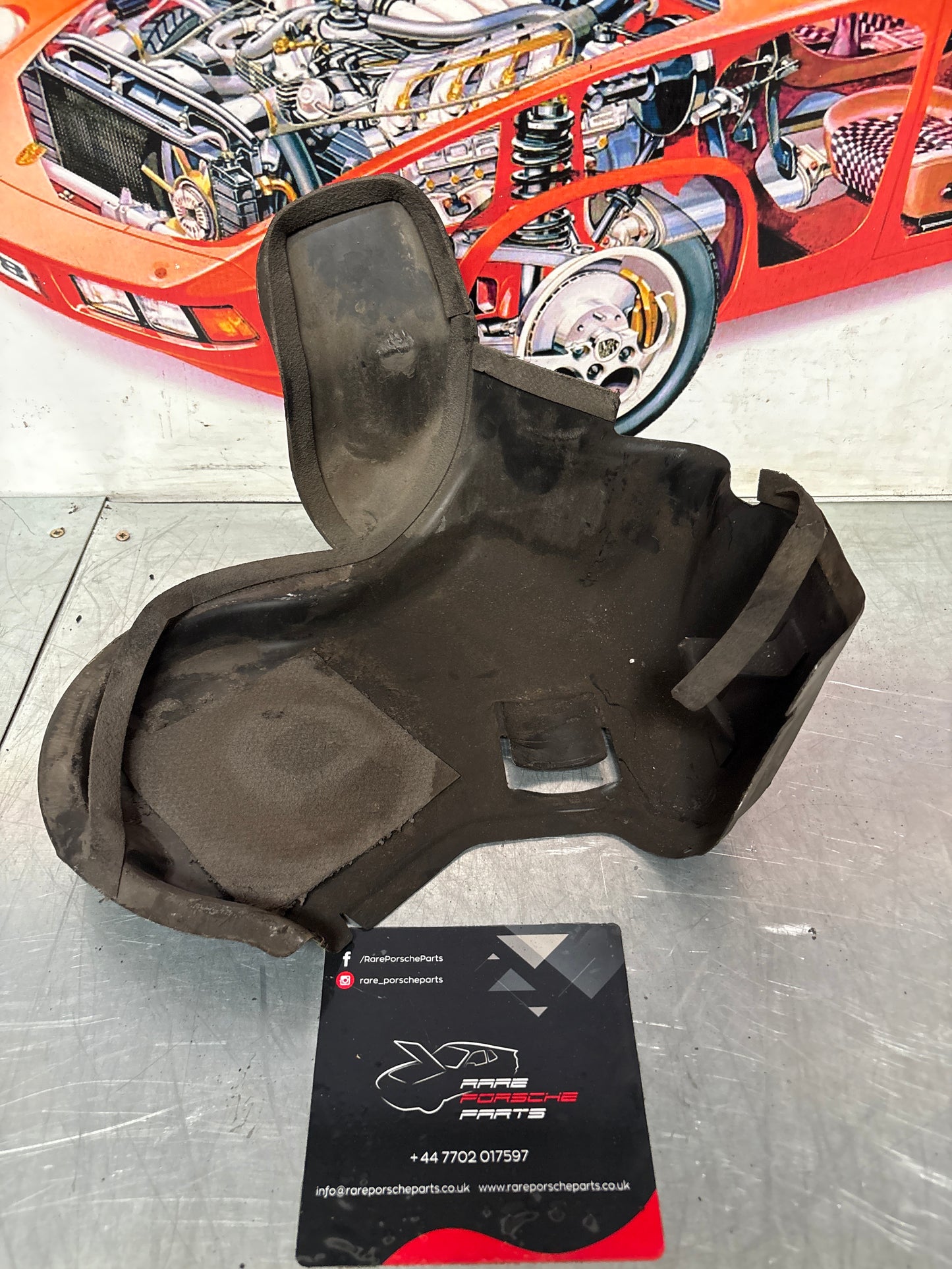 Porsche 968 - fuel pump cover plate 94420133100