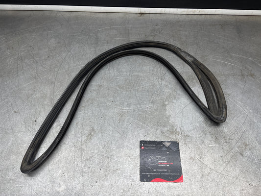 Porsche 928 S right rear quarter glass rubber seal, 92854304604 used