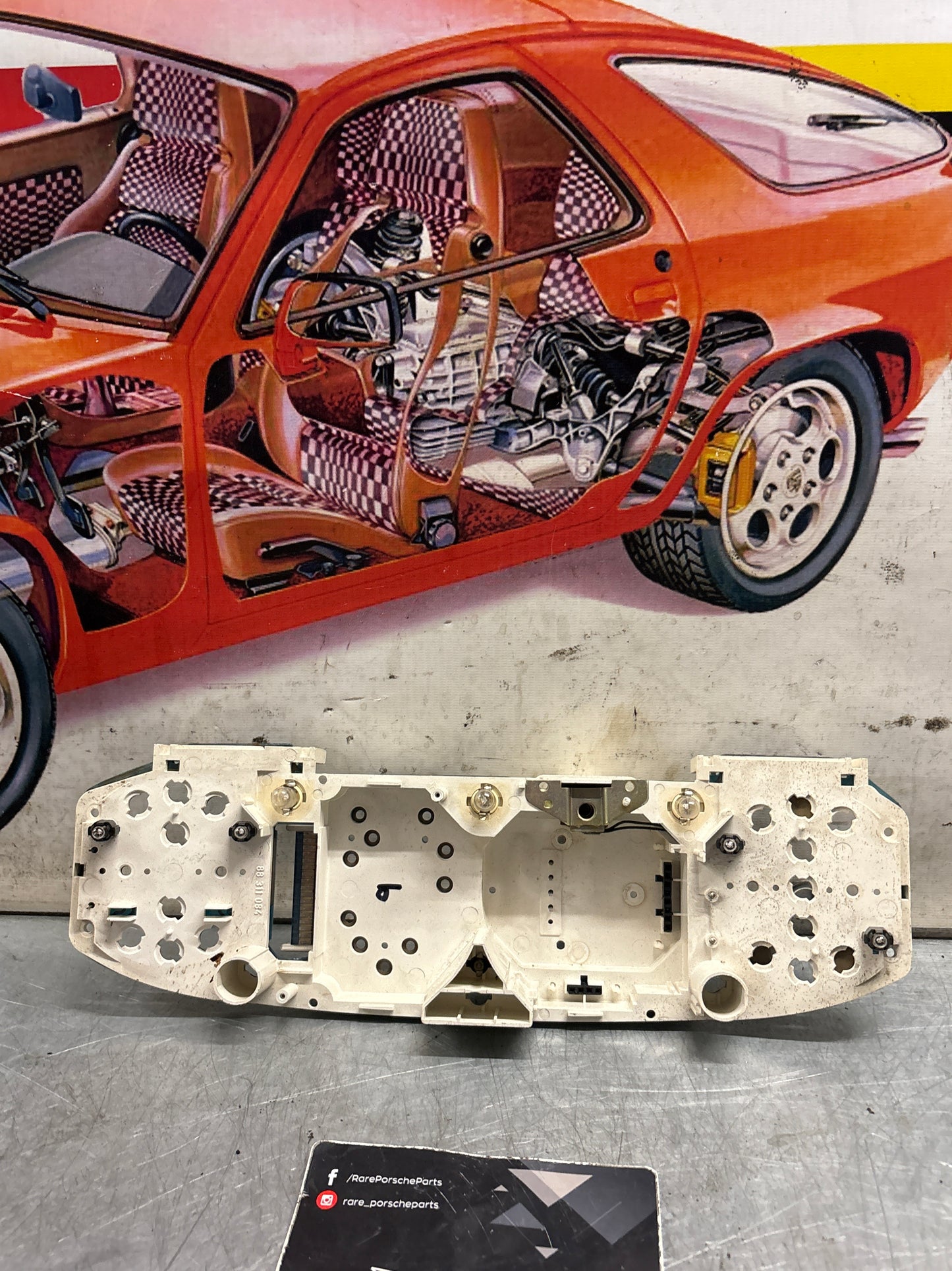 Porsche 928 instrument cluster circiut board, used VDO number: X15-1208034 / 88 481 487