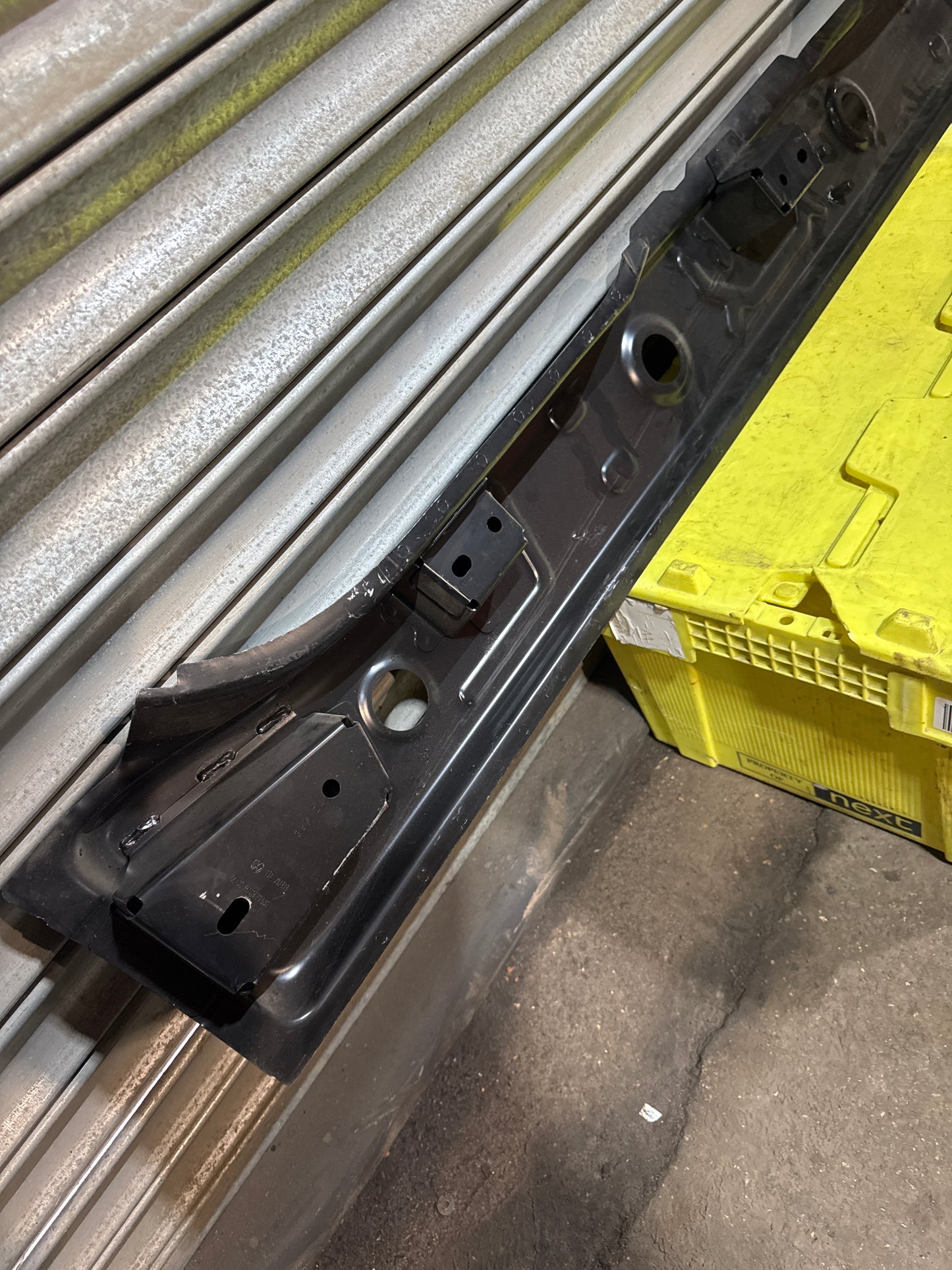 Porsche 955 Cayenne Inner Right Sill -99550225201- New old stock