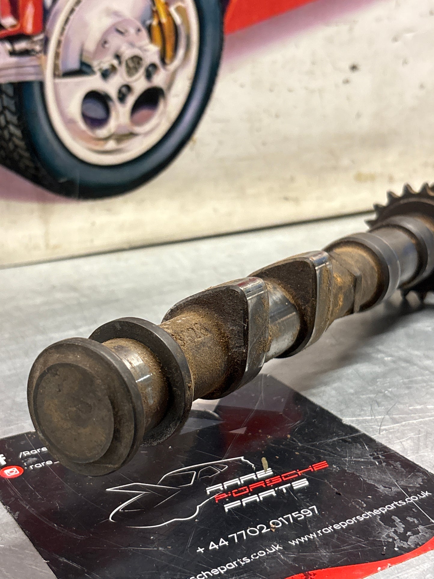 Porsche 928 S3 M28.45/46 engine Camshaft, intake side, cylinder 1-4, used 9281052913R / 92810529108