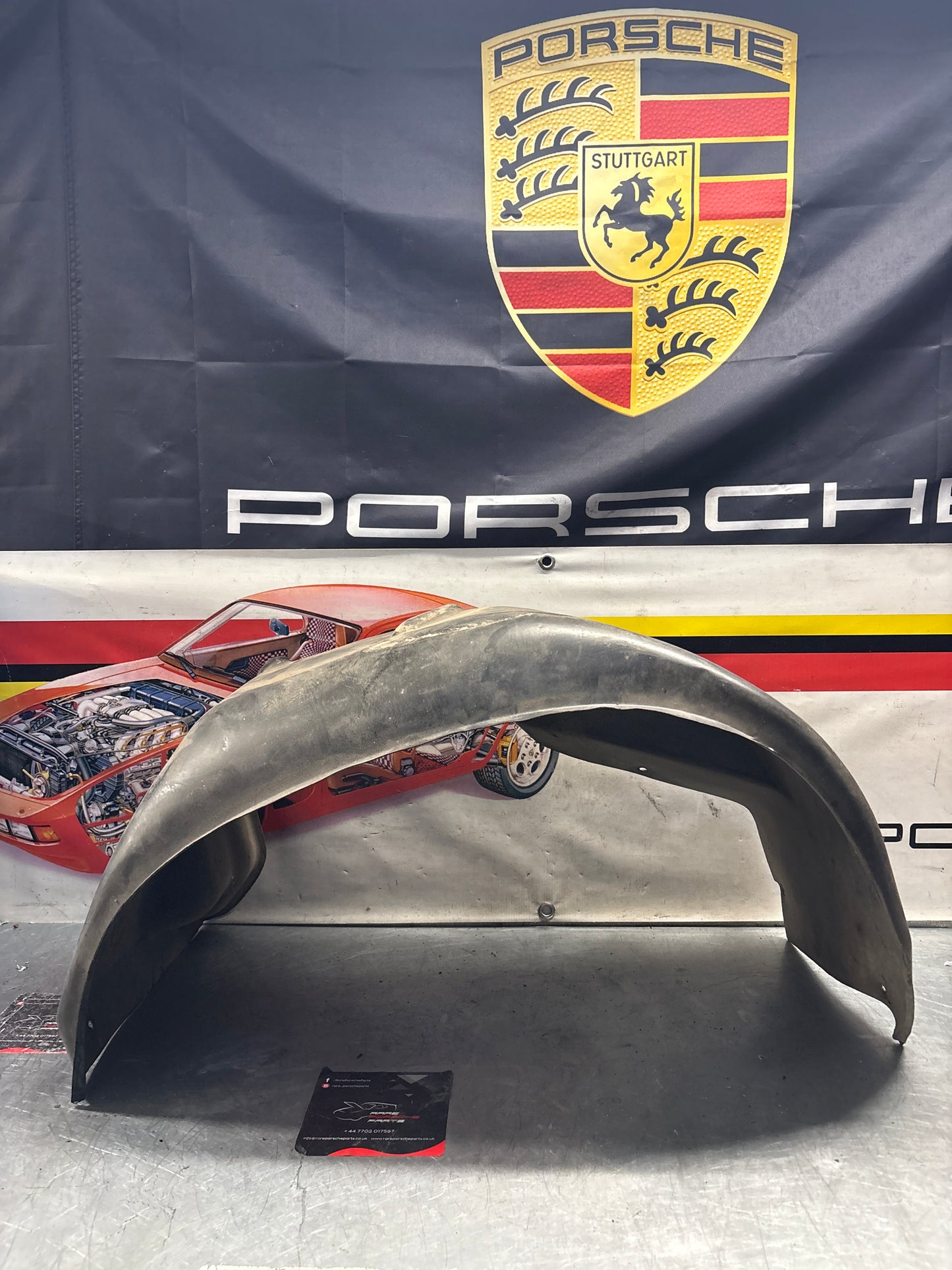 Porsche 928 wheel arch liner Left 92850438105 Used