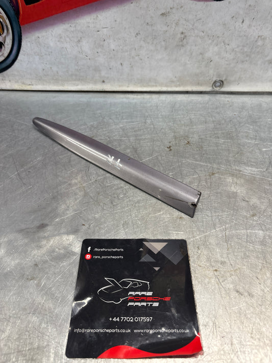 Modanatura modanatura alettone anteriore lato destro Porsche 928, usata 92855903803
