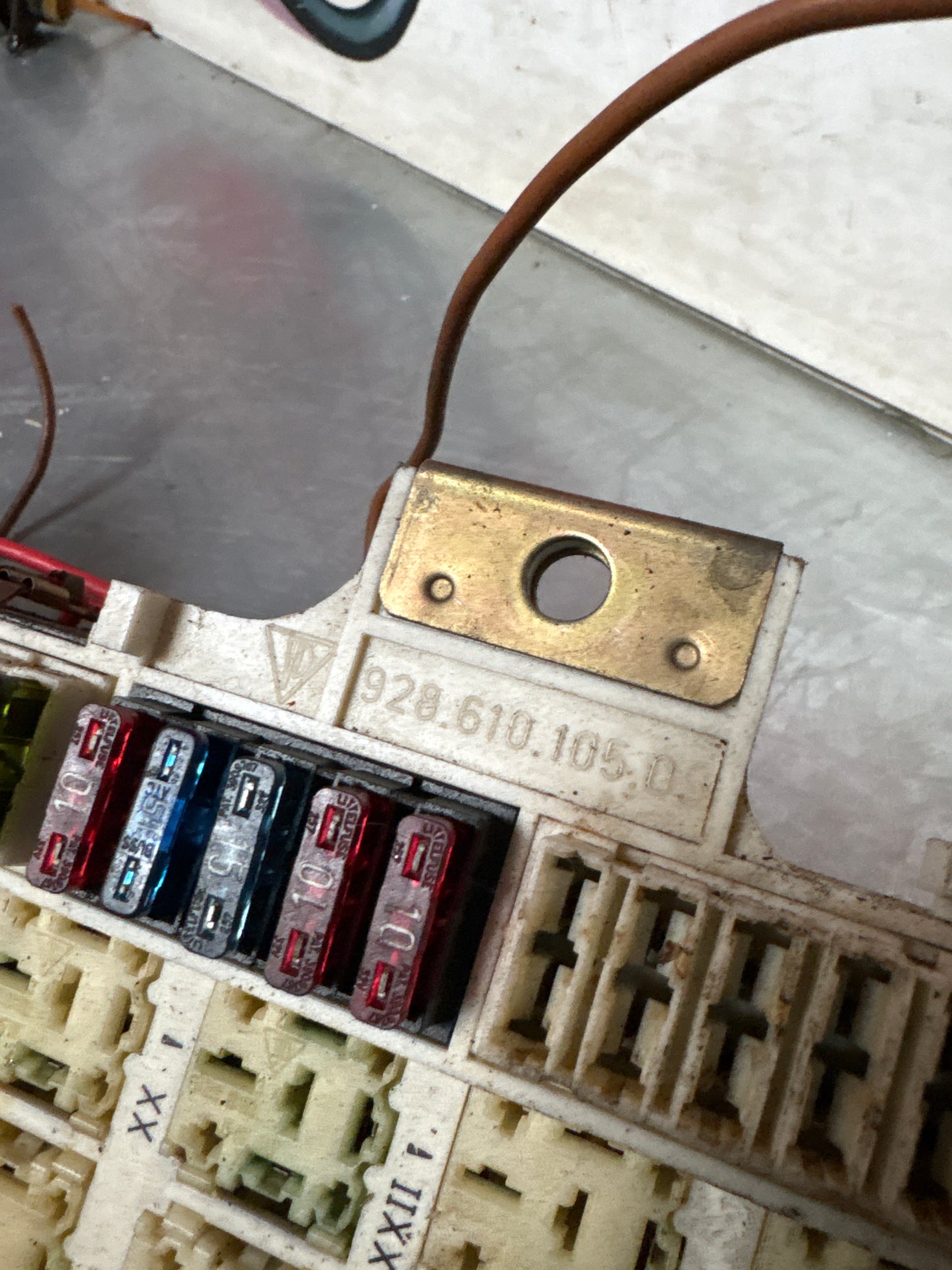 Porsche 928 fuse board 92861010509