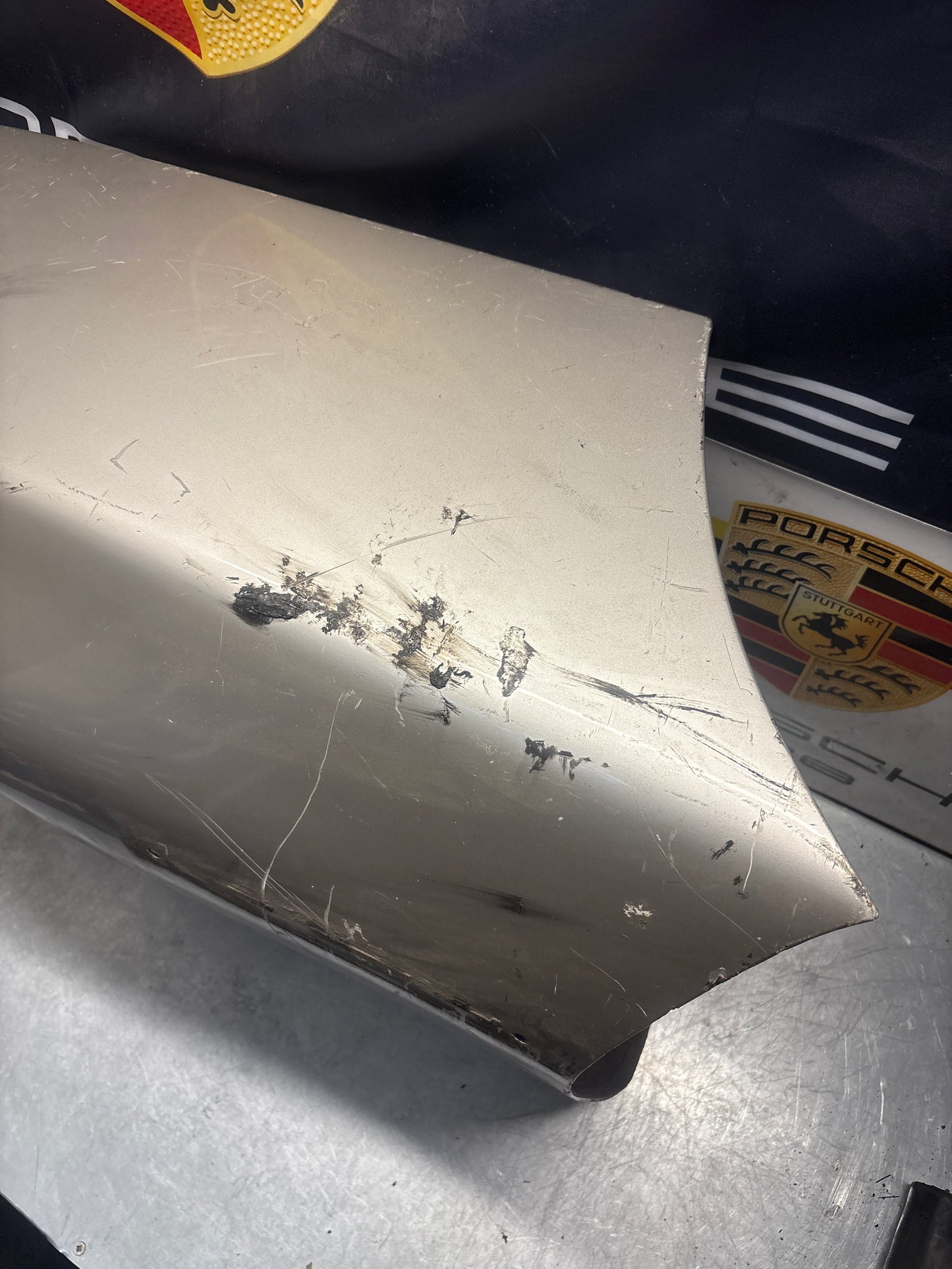 Porsche 928S front left wing, 92850301103 used