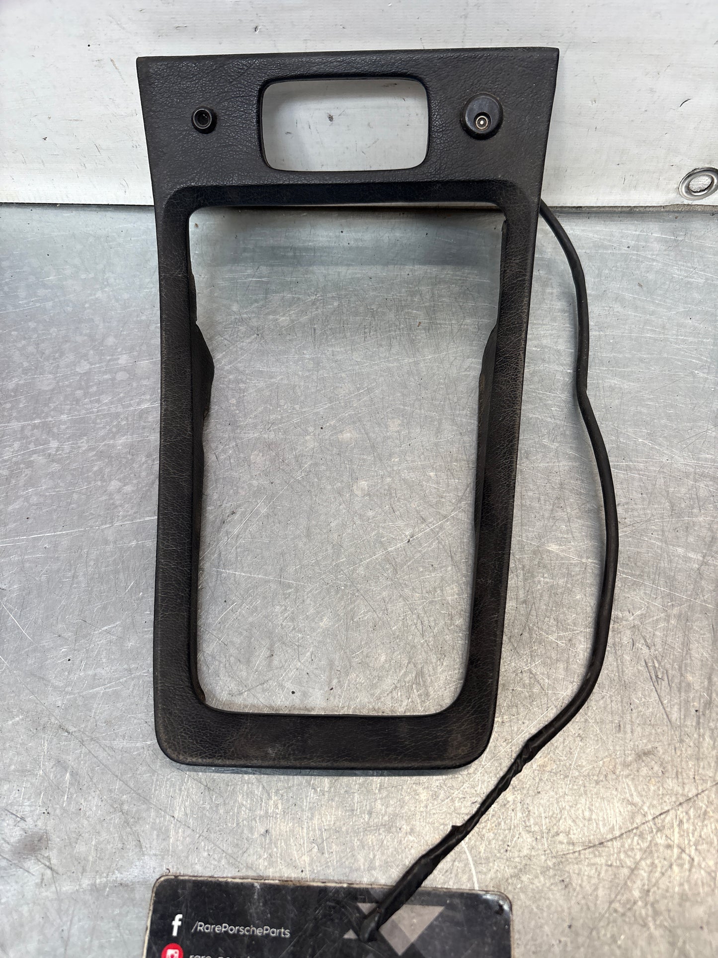 Porsche 928 Centre Console Gear Stick Surround Trim 92855204708 Black used