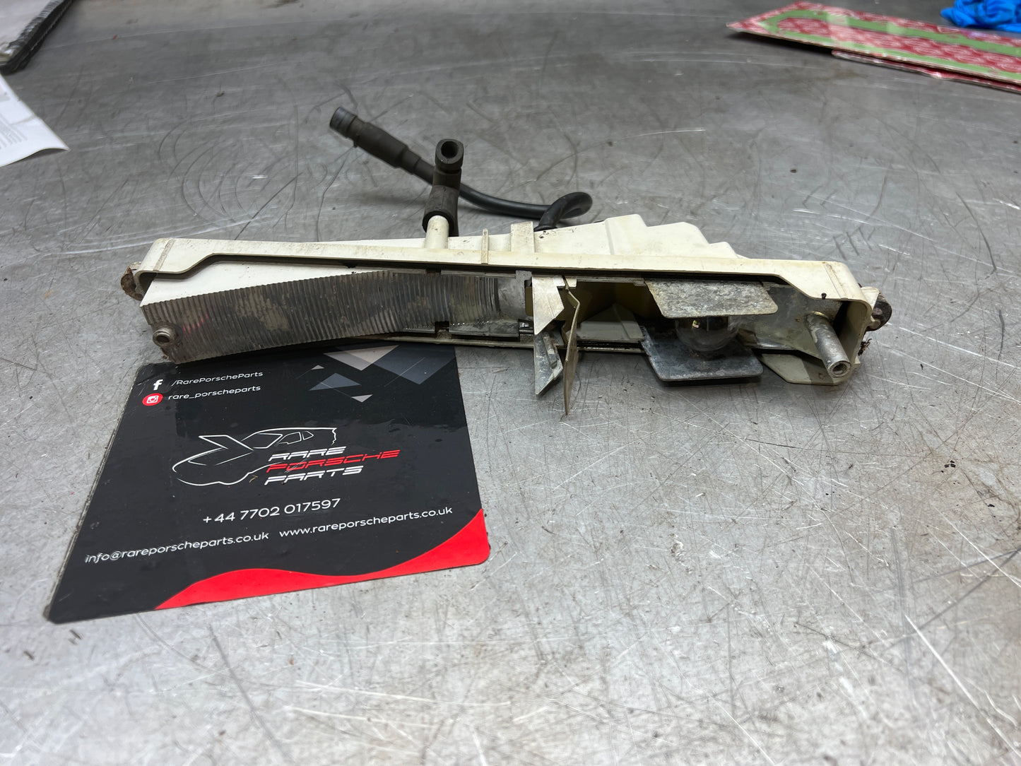 Porsche 944 S2 Turbo front indicator body housing unit. 95163141100 used