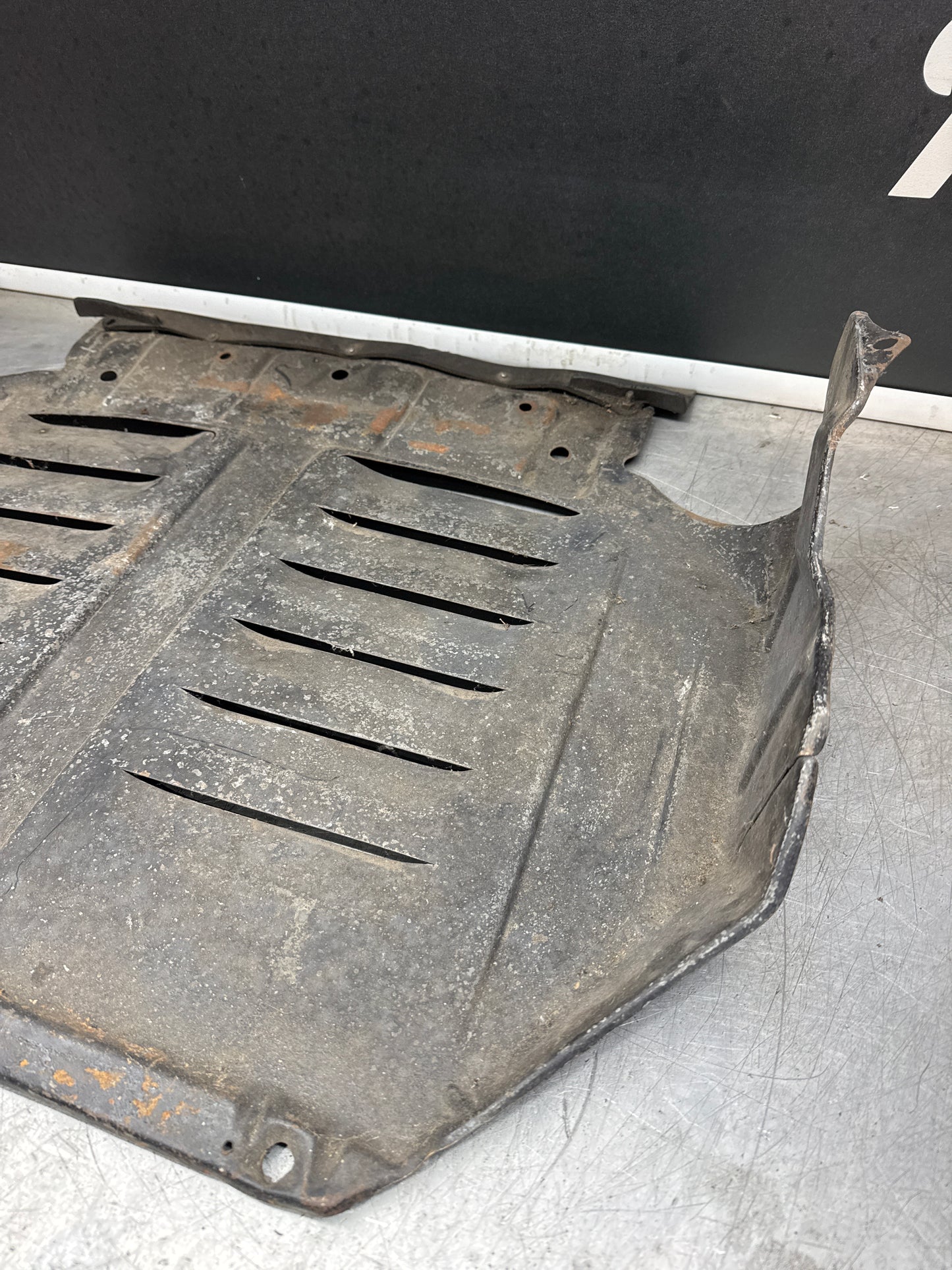 Porsche 924 early steel engine tray / belly pan / undertray used 477407583C