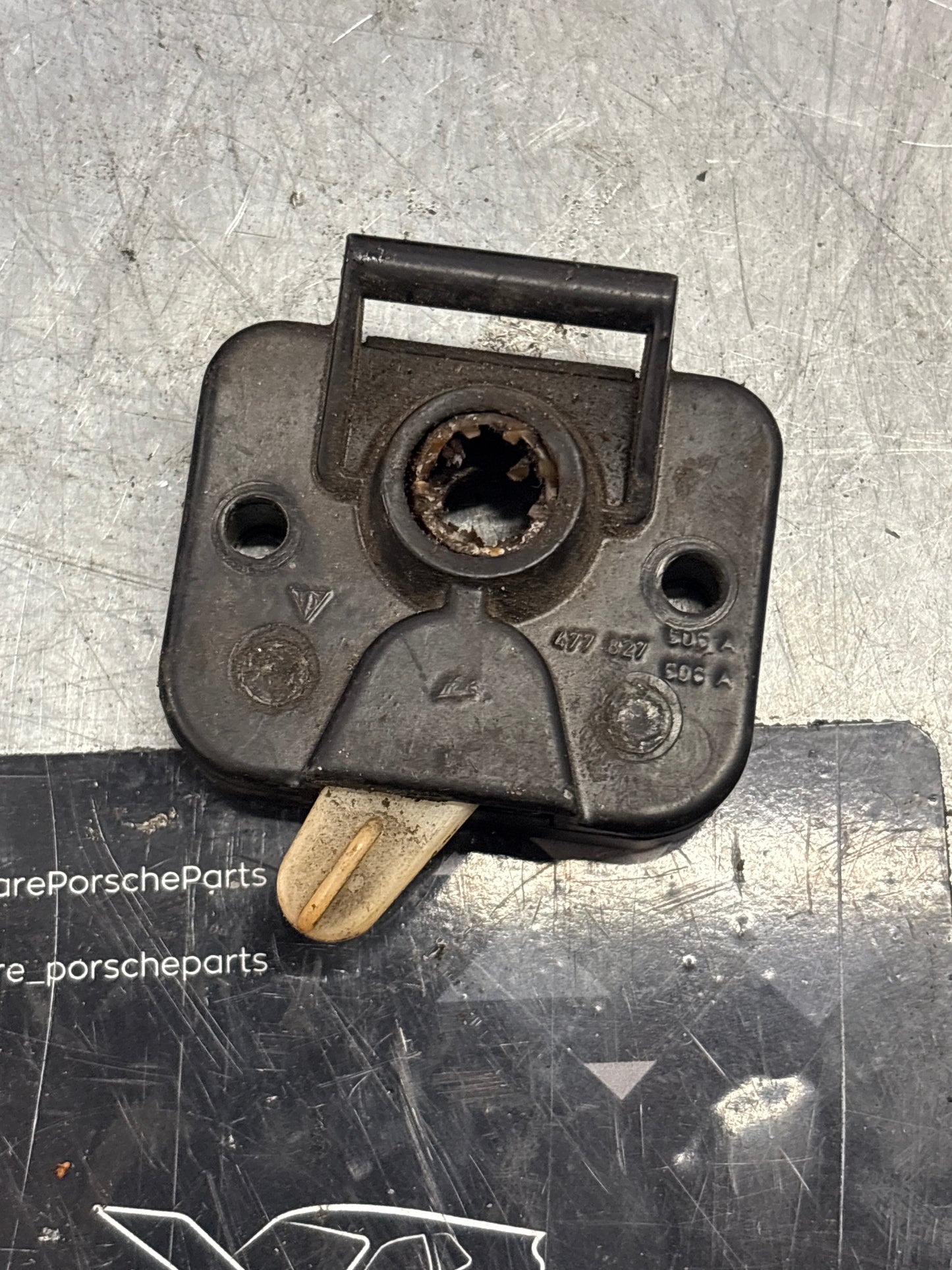 Porsche 924 944 -85.5 Boot Tailgate  hatch lock right 477827506A used