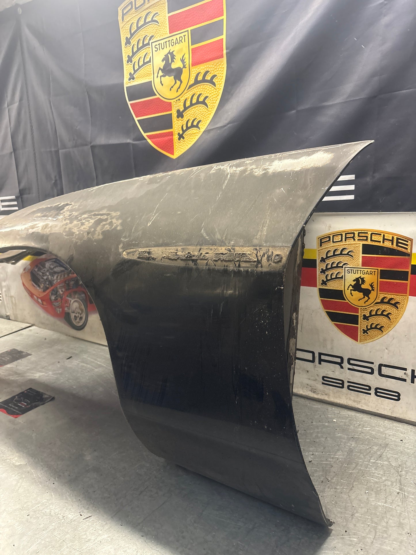 Porsche 928 -87 front left wing, 92850301103 used