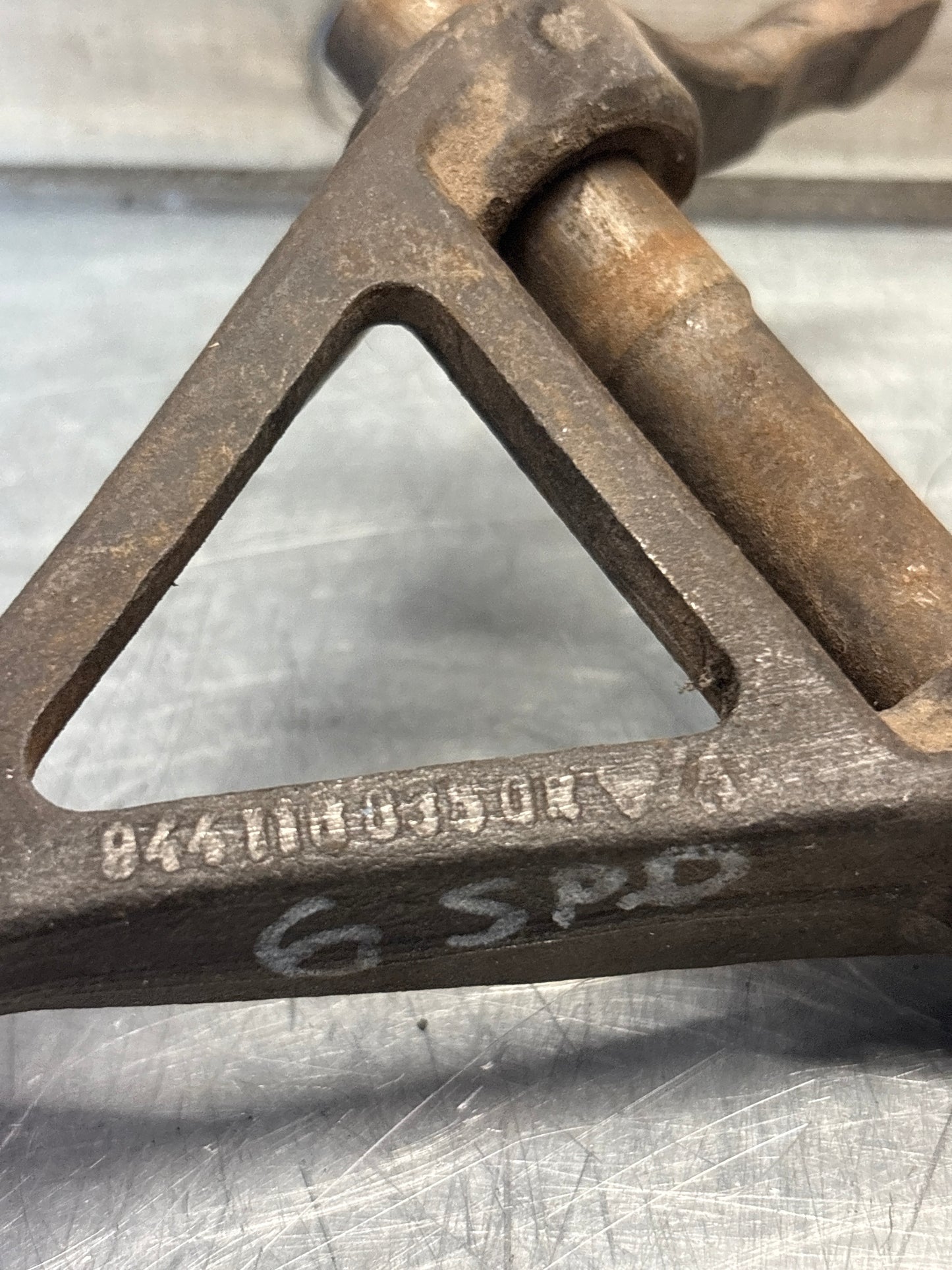 Porsche 968 clutch release fork, used 9441100350R