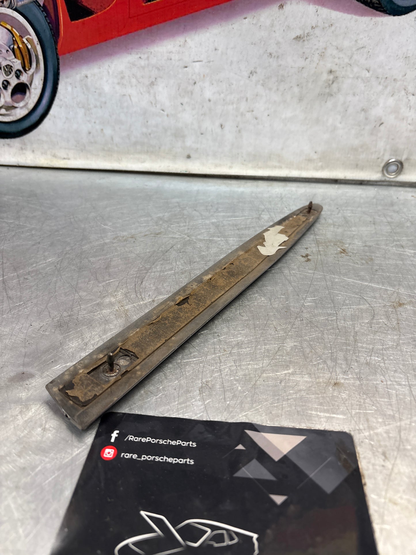 Porsche 928 right side front wing molding trim, used 92855903803