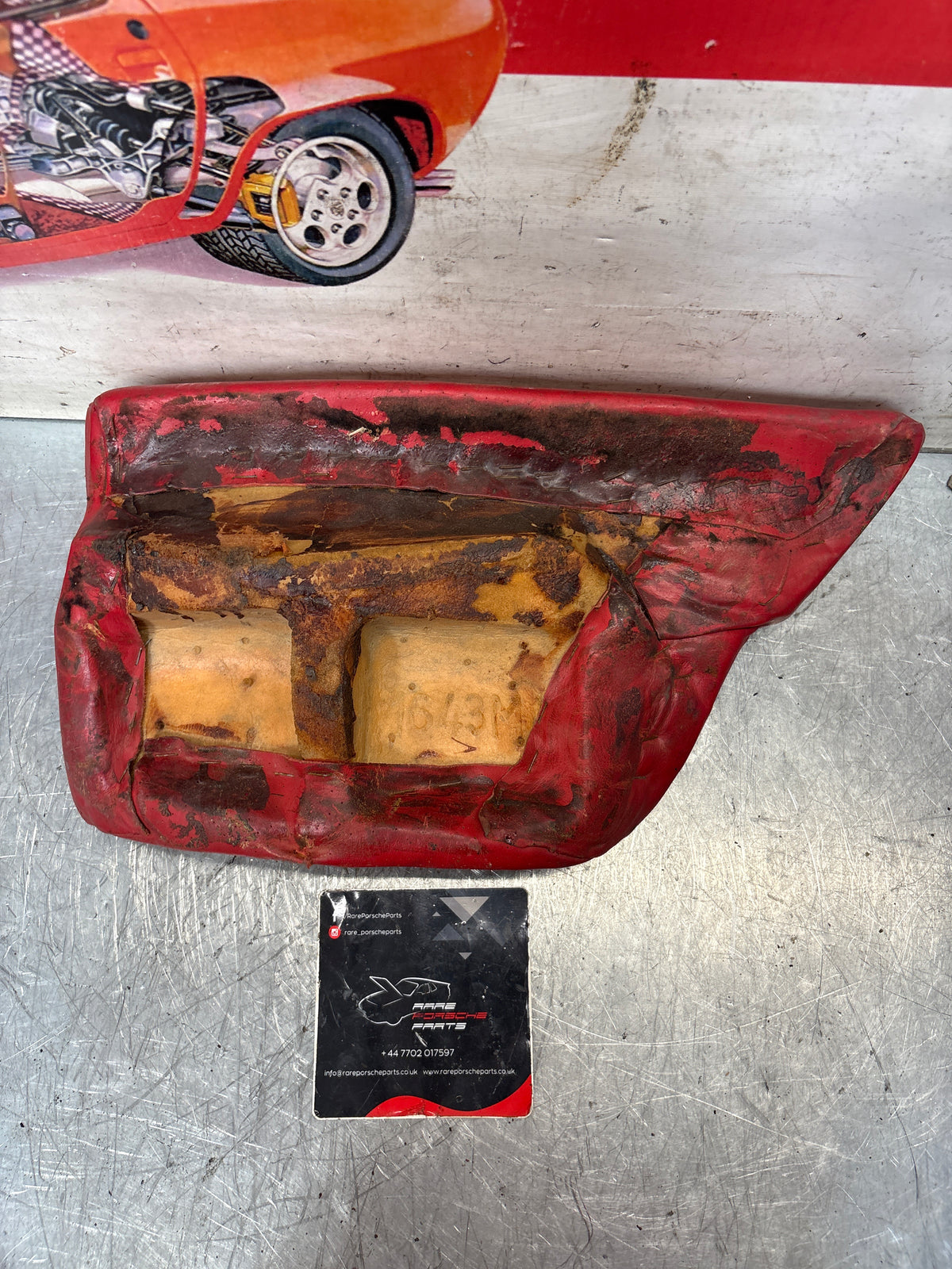 Porsche 928 rear left seat cushion, can-can red , leather, used 92852205951