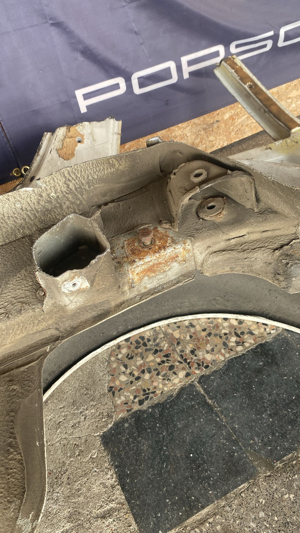 Porsche 944 left side cut, rear fender 94450390303,