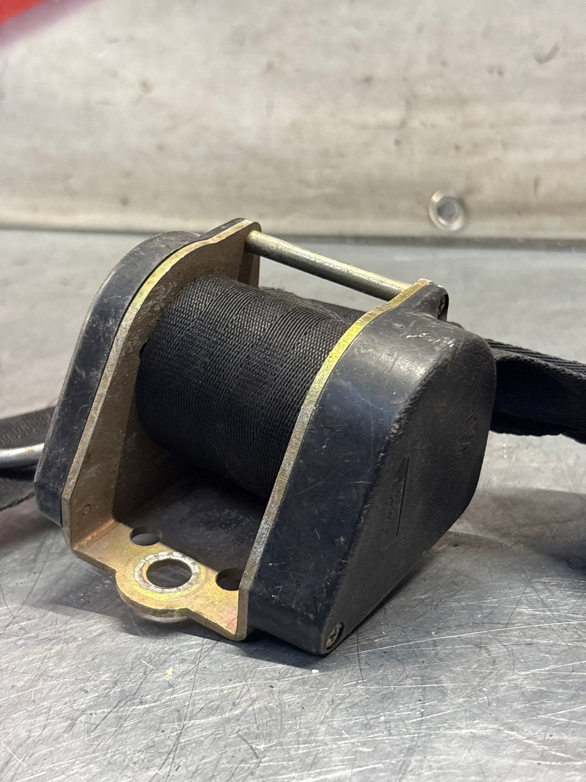 Porsche 914 right side seat belt, used 91480318210