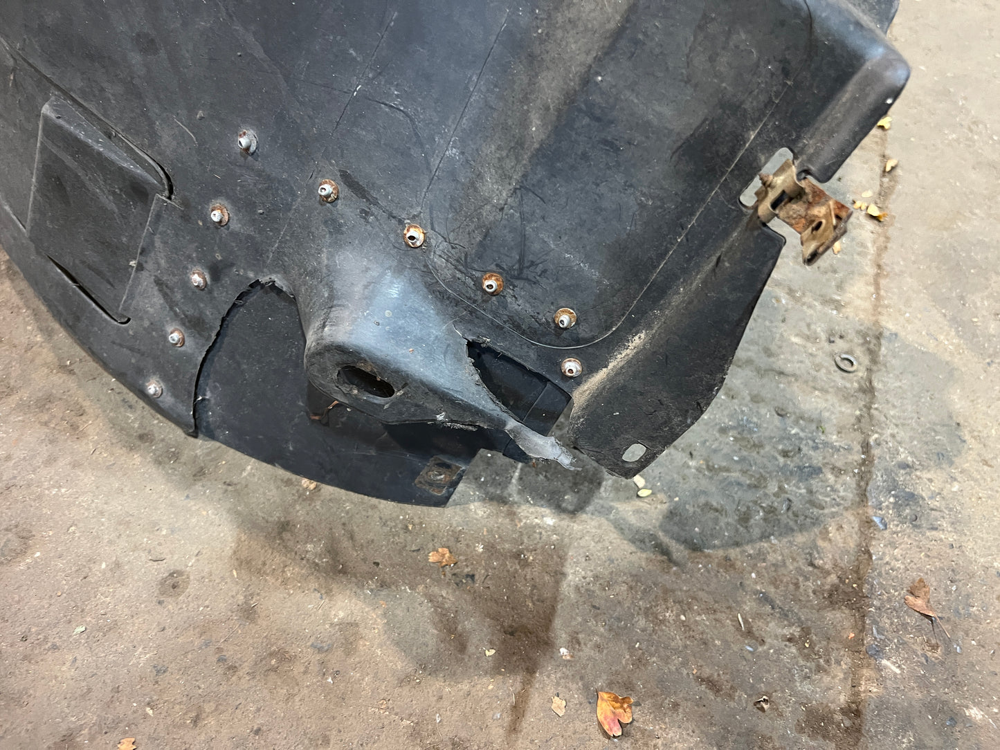 Porsche 944 S2 wheel arch liner Right, 94450438206 used