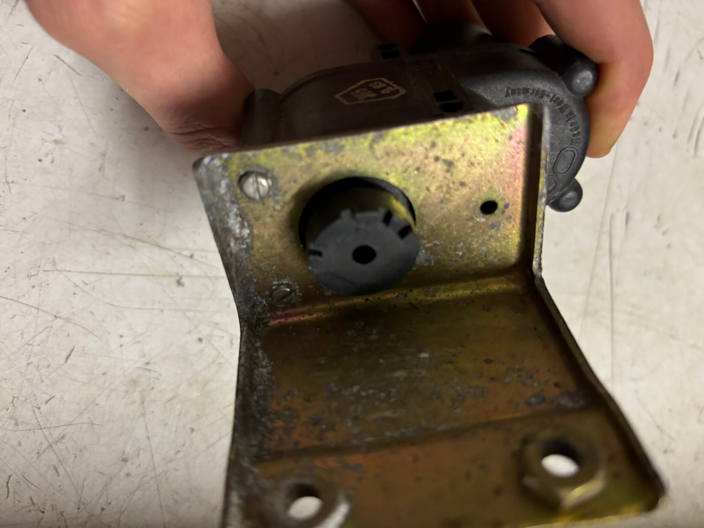 Motore di rilascio della serratura del bagagliaio del portellone posteriore Porsche 928 92862440700, usato