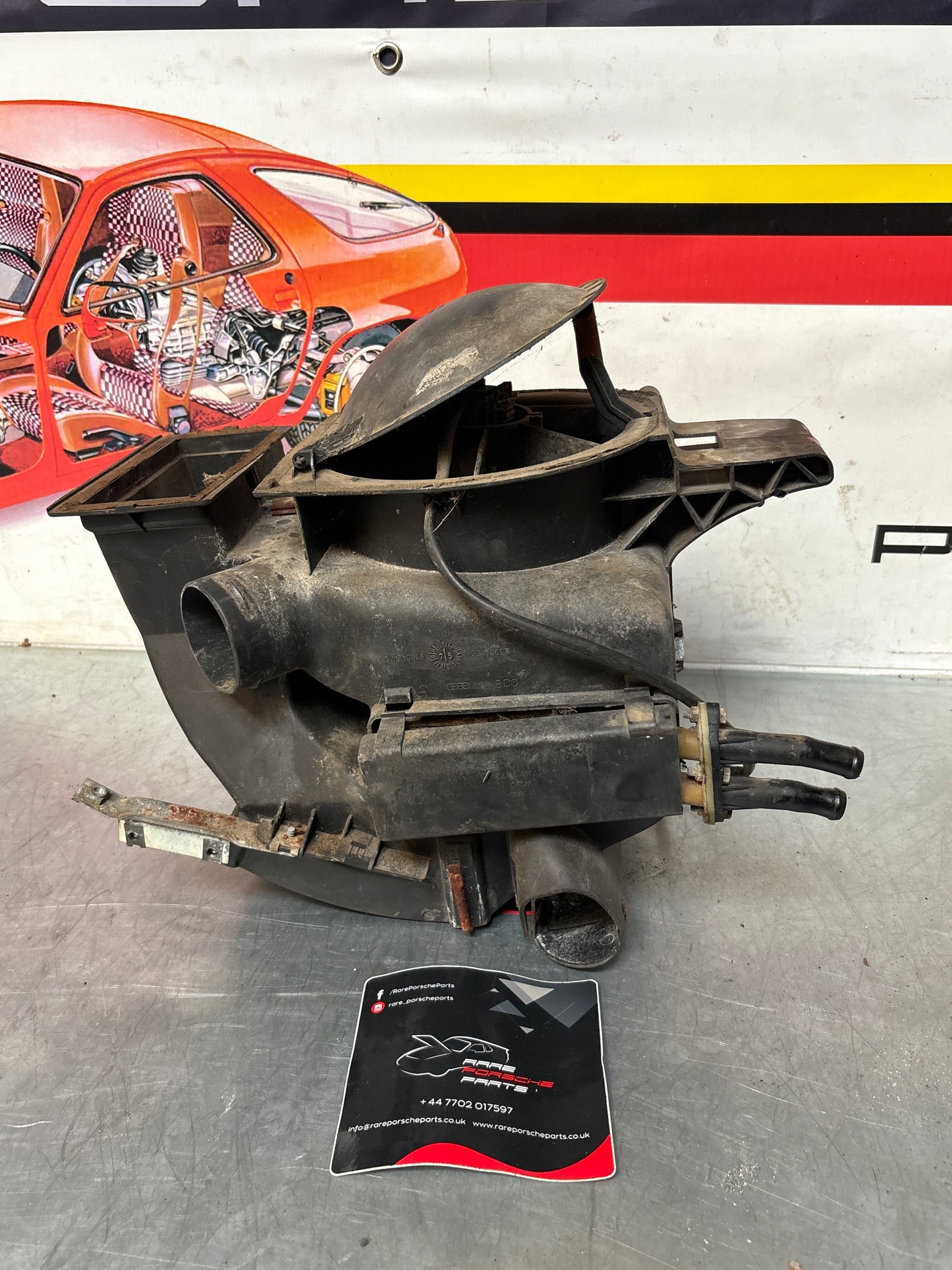 Porsche 924 76-79 heater blower fan assembly, complete with fan 321819096 / 823819096A / 321819095 / 823819095 used