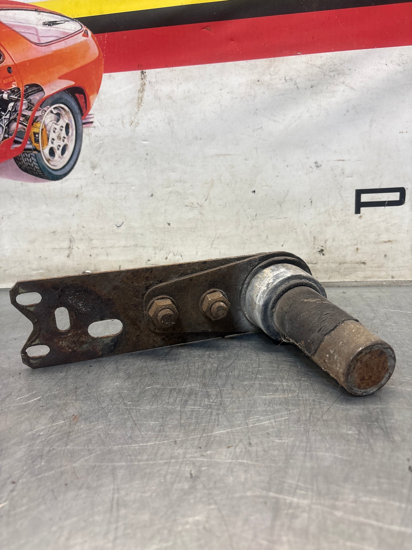 Porsche 924 / 944 right trailing arm, used 477511202