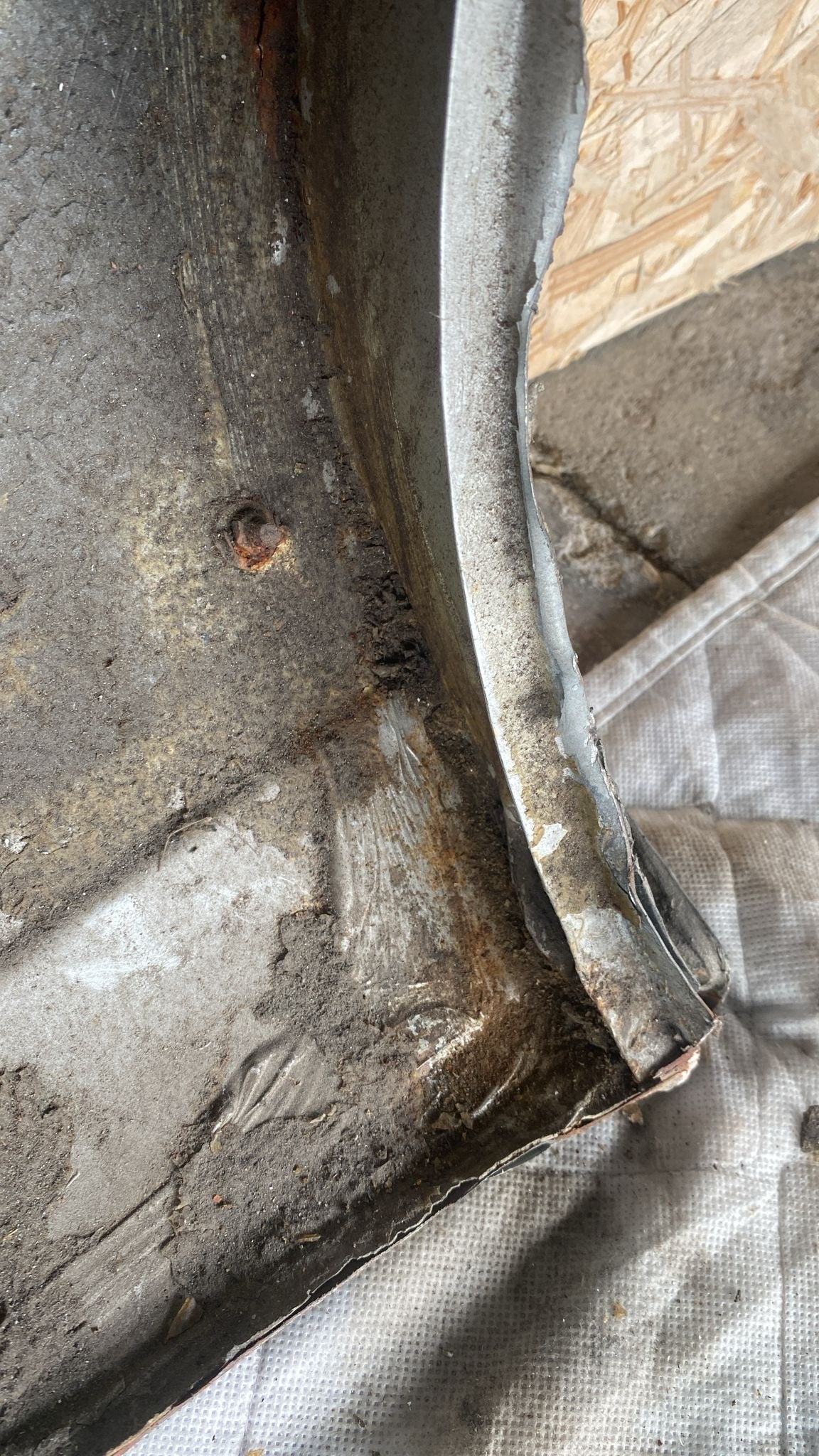 Porsche 924 left sill / fender section, 477809601B cut