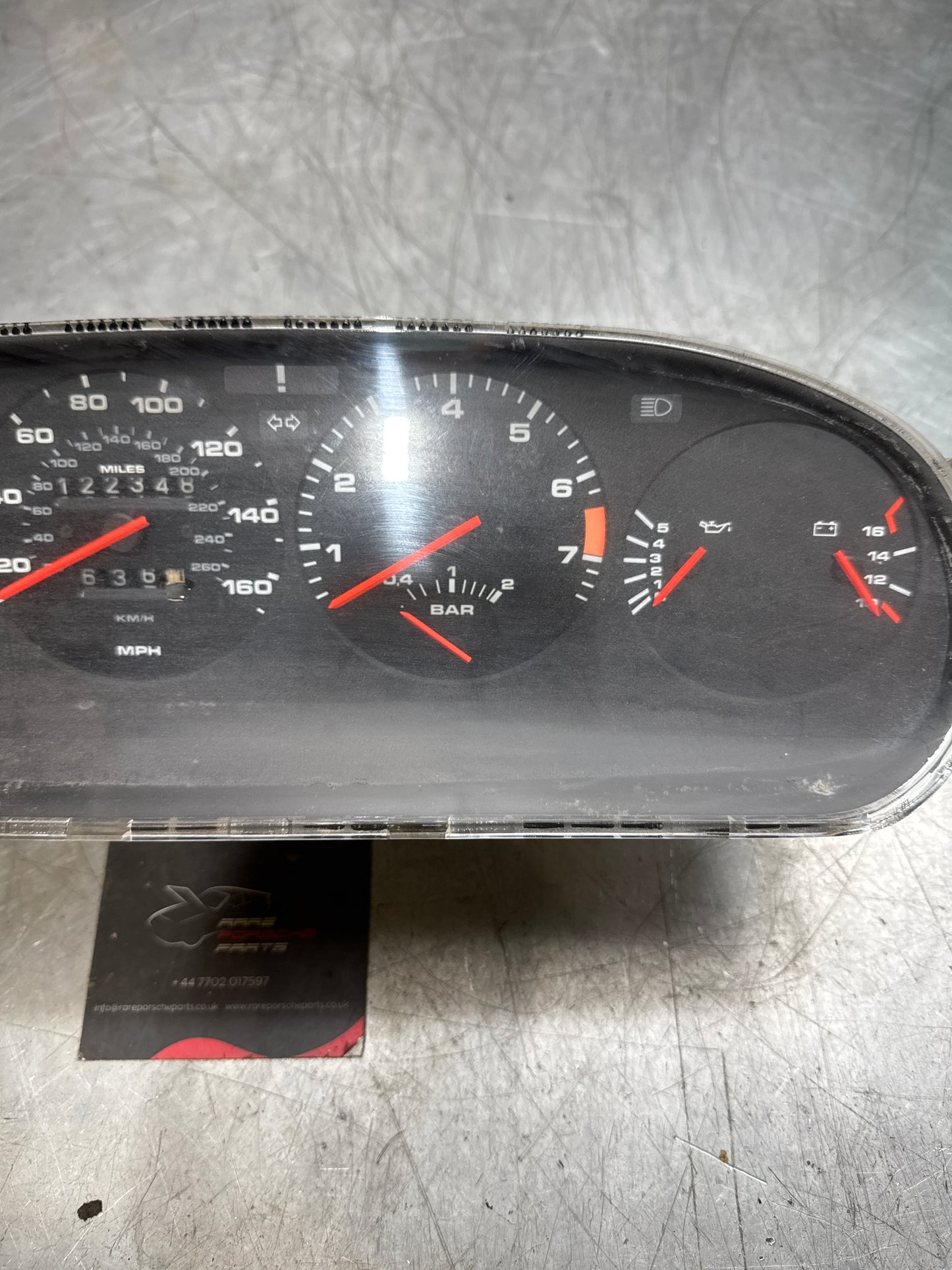 Porsche 944 Turbo Armaturenbrettuhr Binnacle Pod Tachometer 95264131101 gebraucht