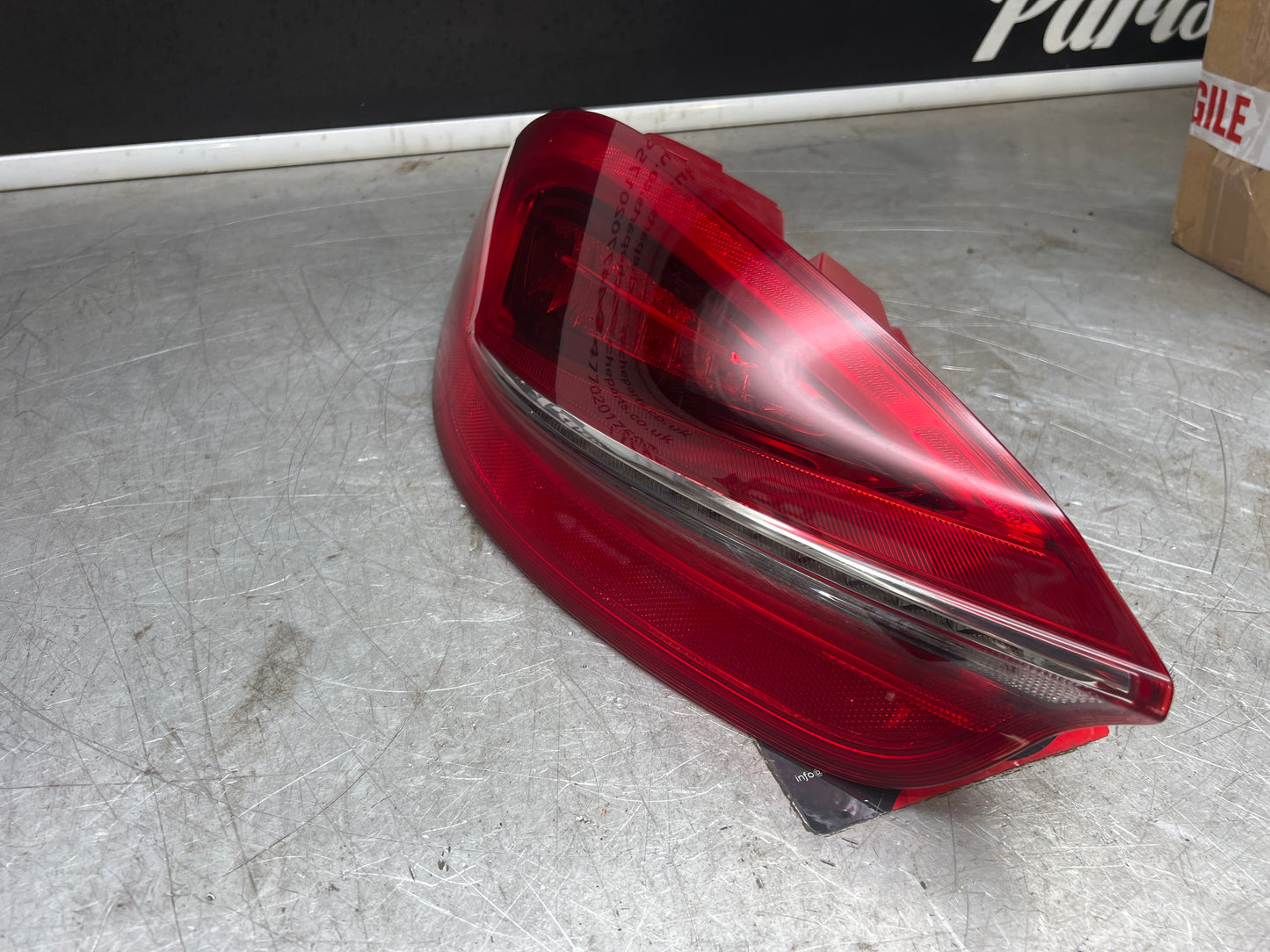 PORSCHE BOXTER CAYMAN 981 PASSENGER SIDE LEFT REAR TAILLIGHT 98163114112