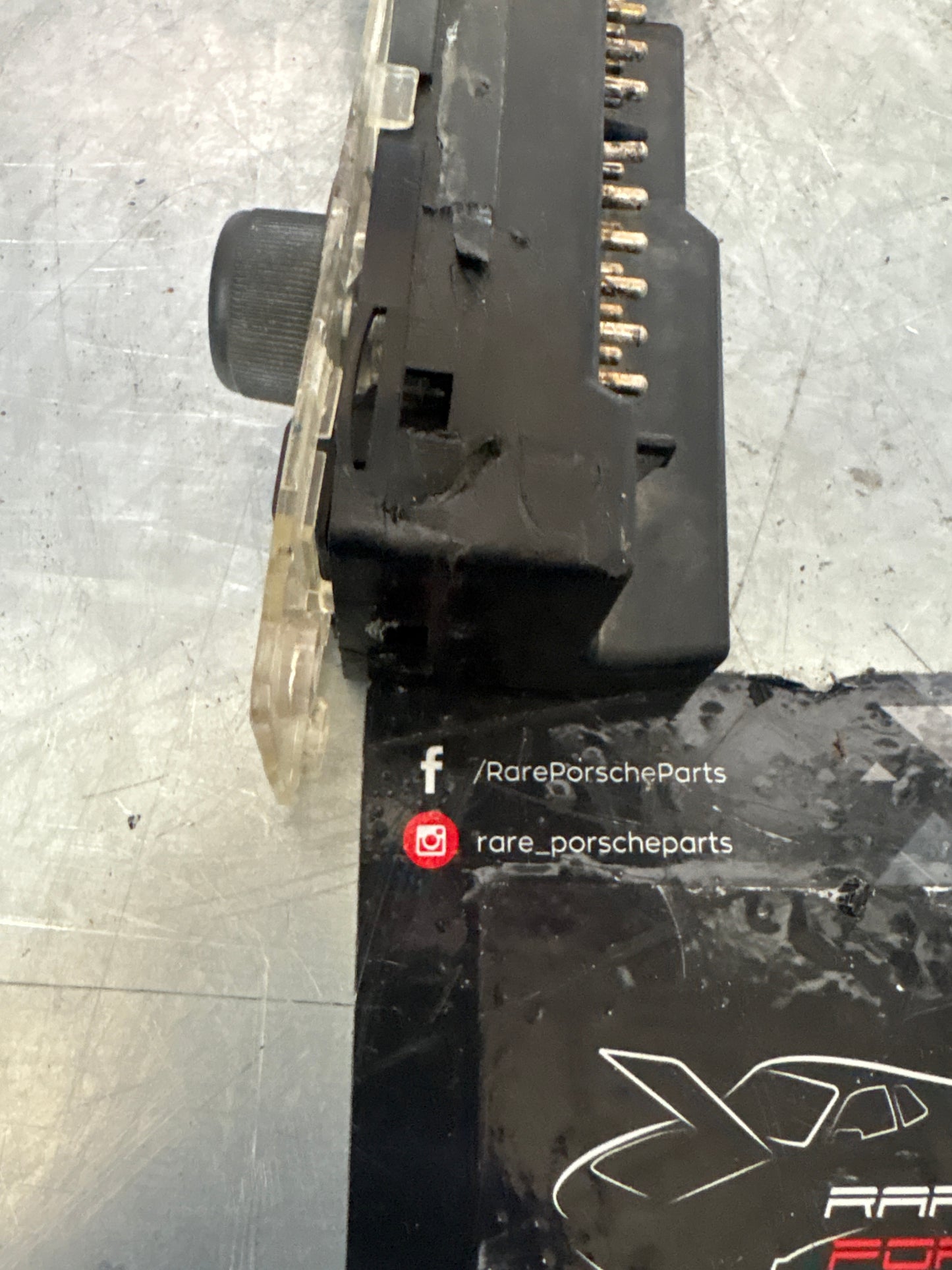 Porsche 944 climate heater control switch unit with air con 86-92 years. 94465302104 used