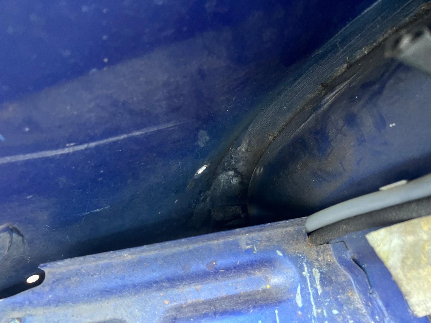 Porsche 944 left side cut, rear fender with sill 94450390303, 94450361102