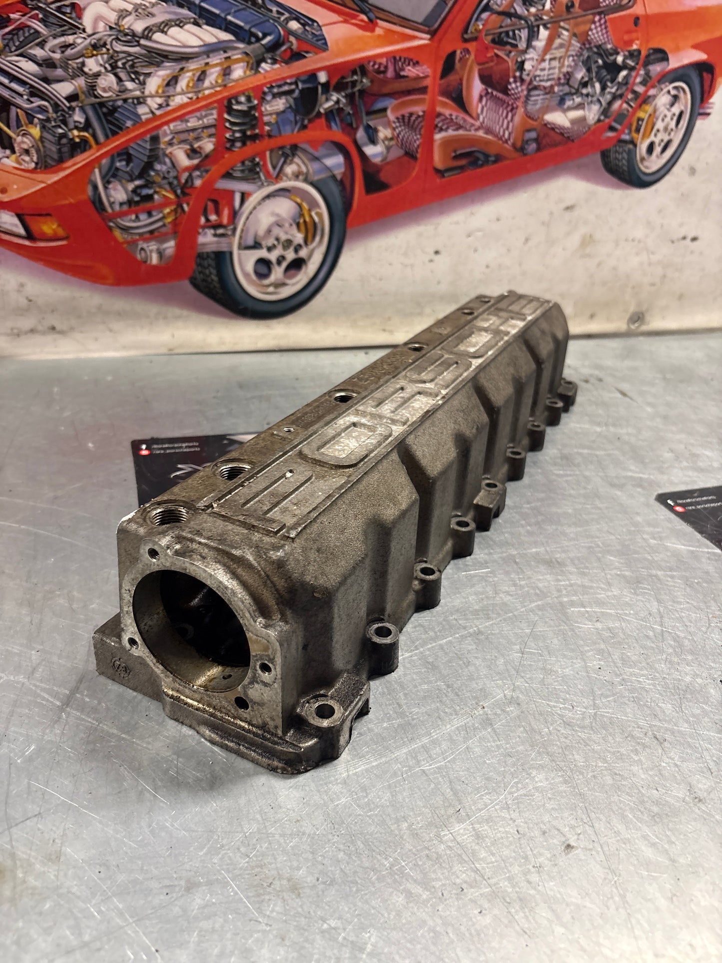 Porsche 924S 944 2.5 camshaft housing 9441052505R