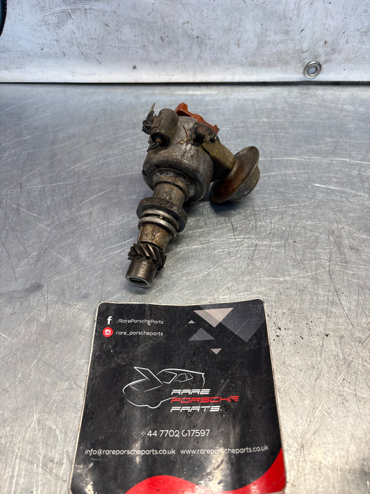 Porsche 924 early ignition distributor, used 0231170239 / 055905205K