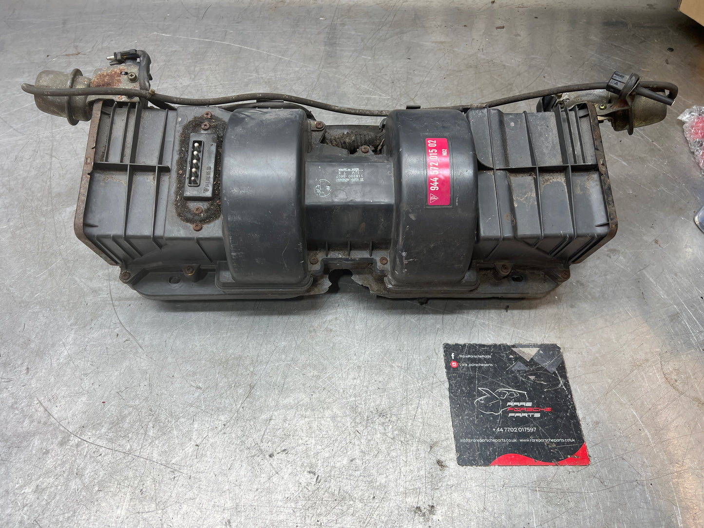 Porsche 944 968 (1986-95)blower fan motor in heater box. 94457201502 used damaged