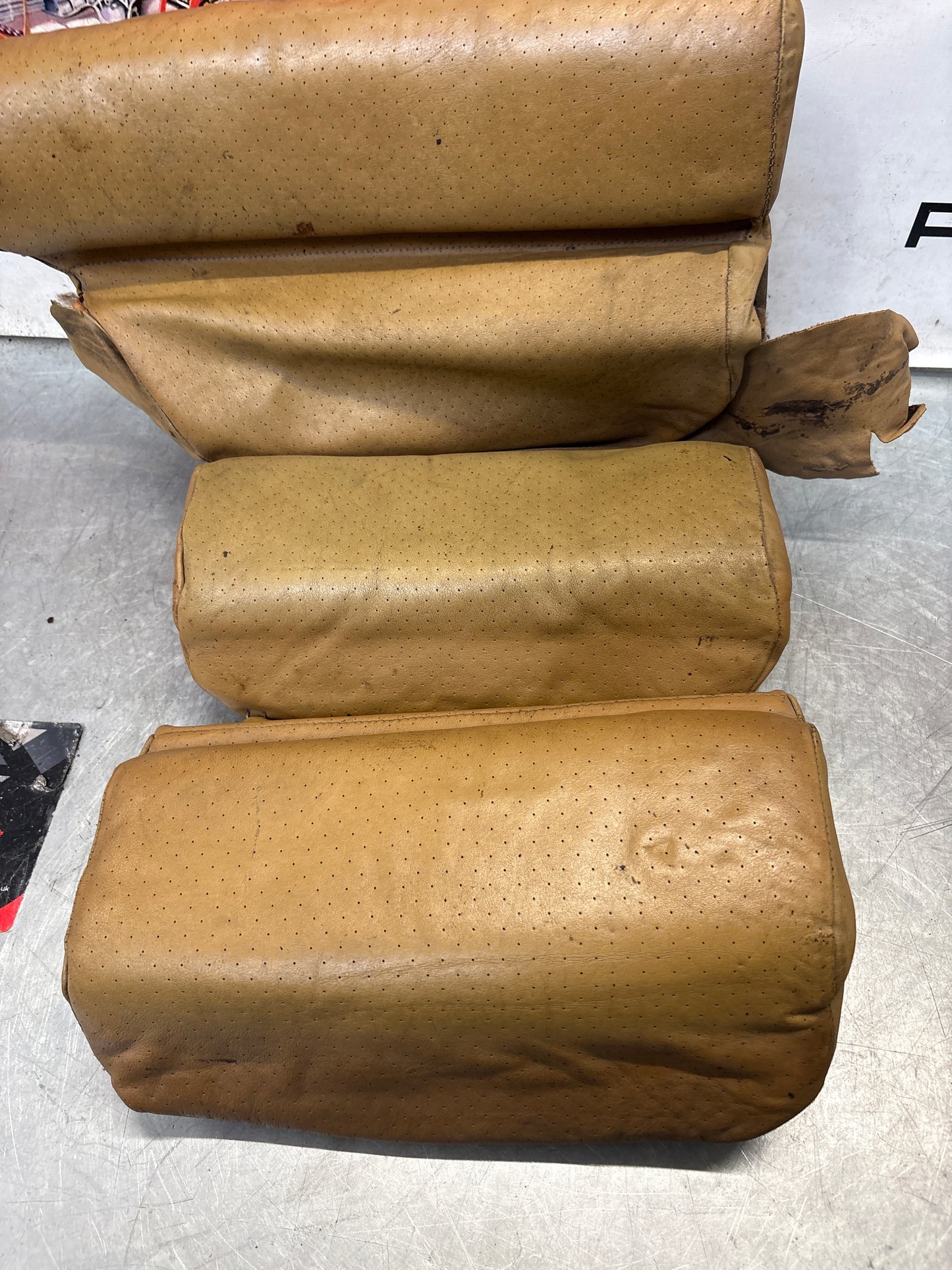 Porsche 928 rear left seat and center + upper cushion, used, beige leather 92852205951 / 92852208751 / 92852204550
