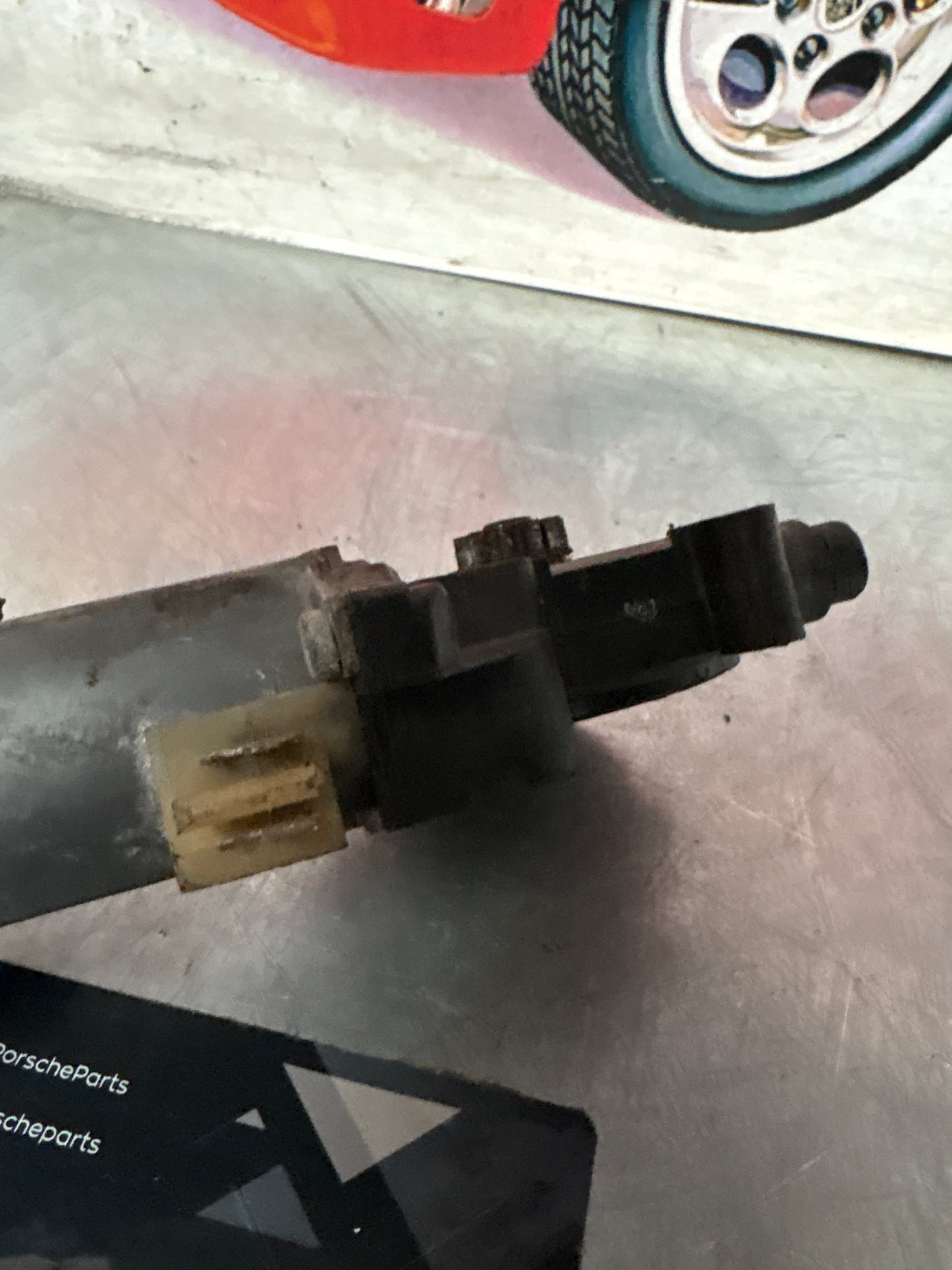 Porsche 911 964 left side window motor, used 0130821253