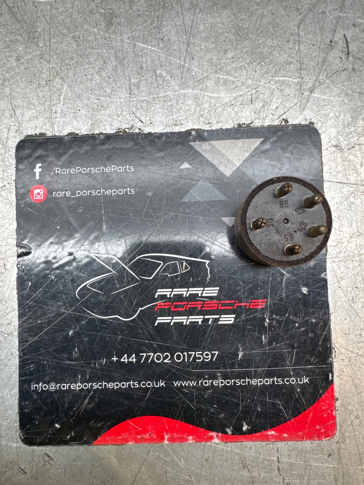 Porsche 911 round relay  91161510901 used