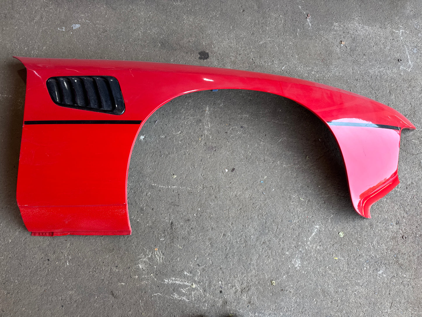 Porsche 924 modified front wings, good condition, solid. Pair, used.