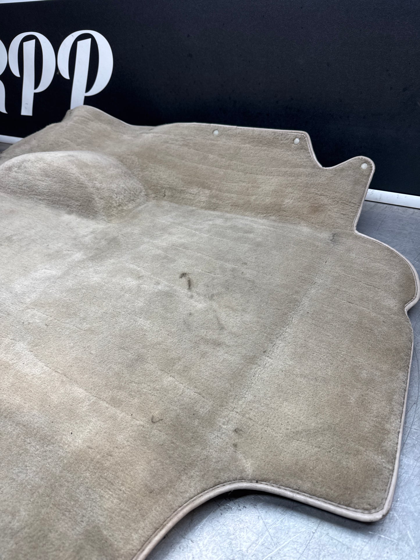 Porsche 924S 944 85.5- boot carpet, champagne, 94555506303 used, space saver wheel type