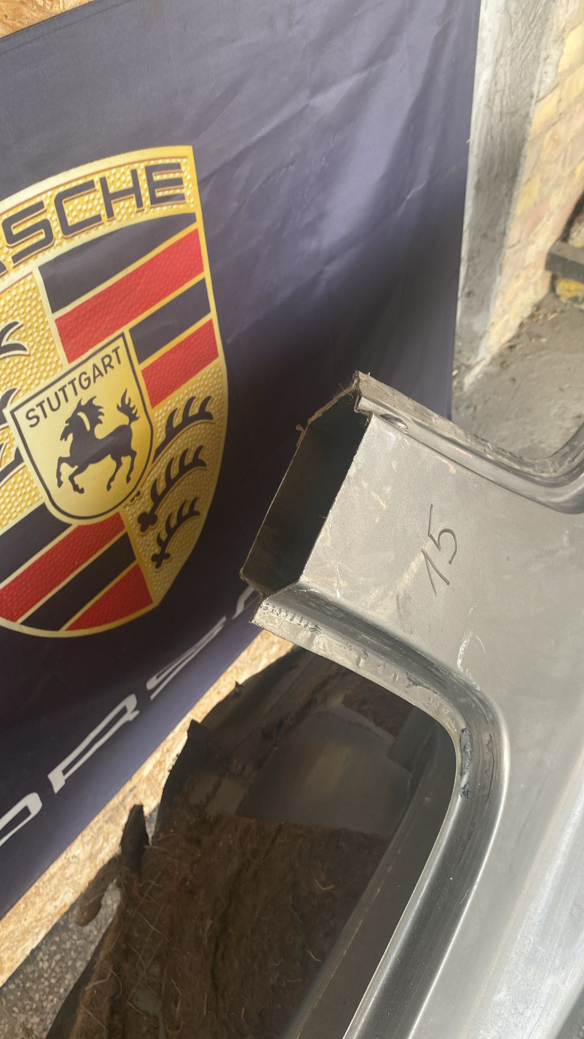 Porsche 944 left side cut, rear fender with sill 94450390303, 94450361102