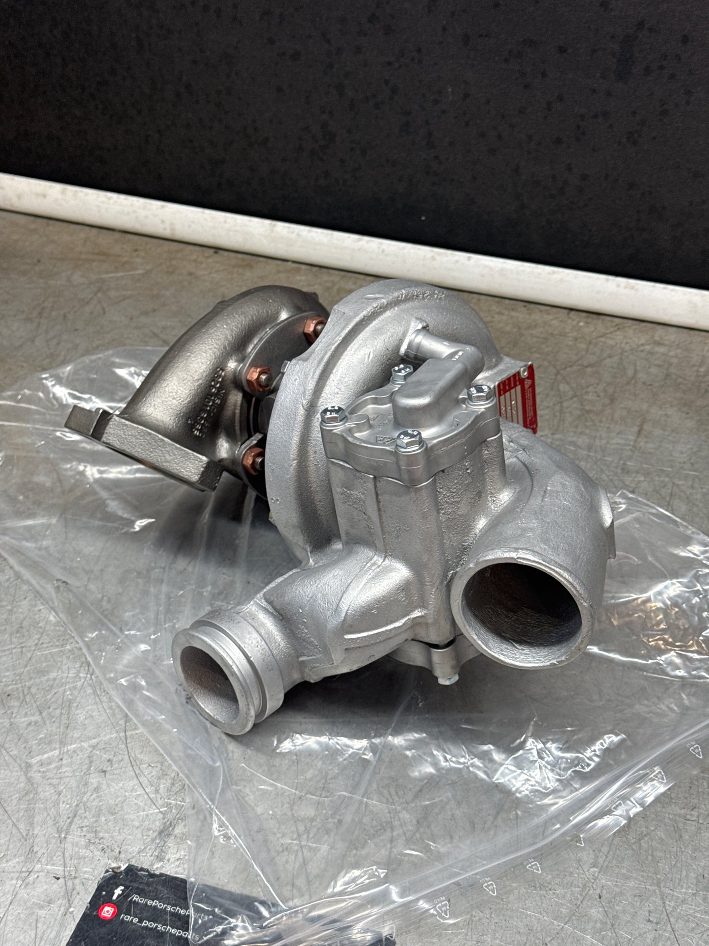 Porsche 924 Turbo, USA model 150 PS 53269706022, Refurbished