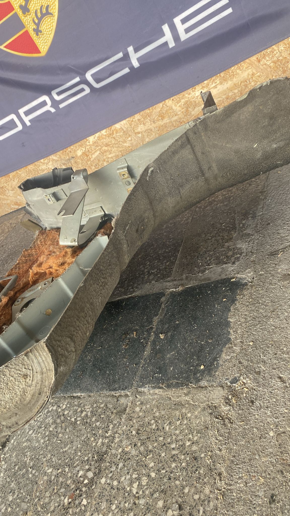 Porsche 944 left side cut, rear fender with sill 94450390303, 94450361102