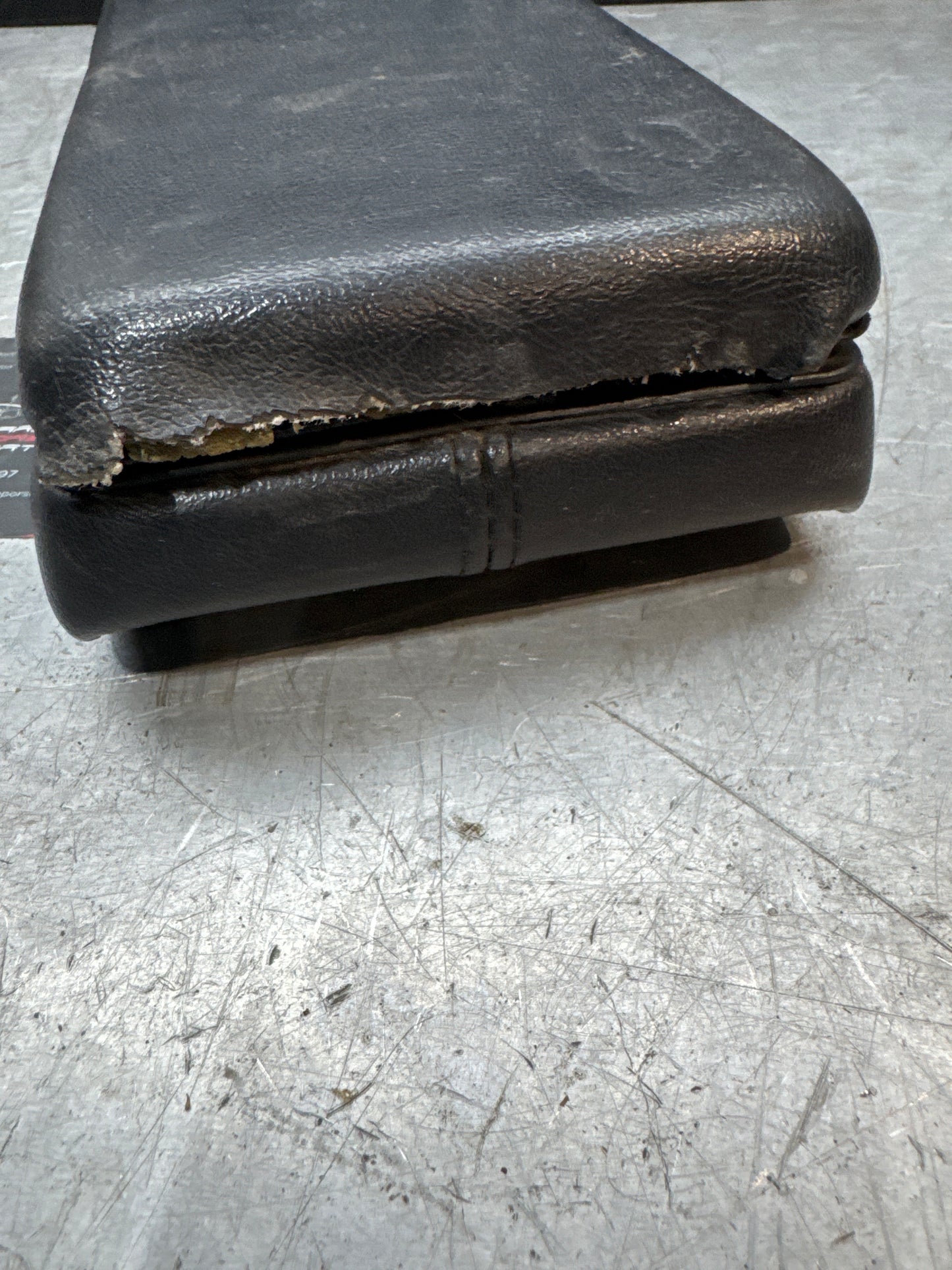 Porsche 944 924 centre console arm rest cassette black 478857059 spares or repair RHD
