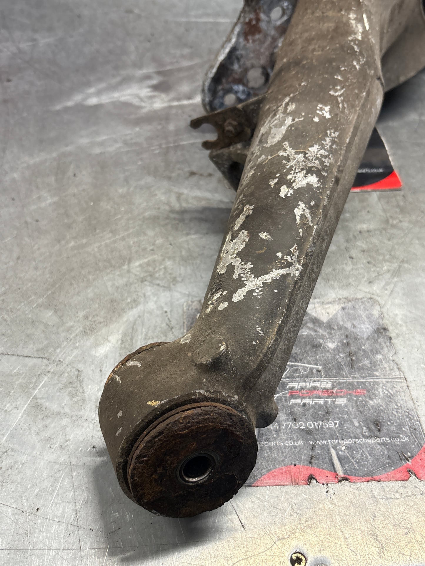 Porsche 944 alloy rear left trailing arm, used 95133151305 / 9513315134R used, with hubs