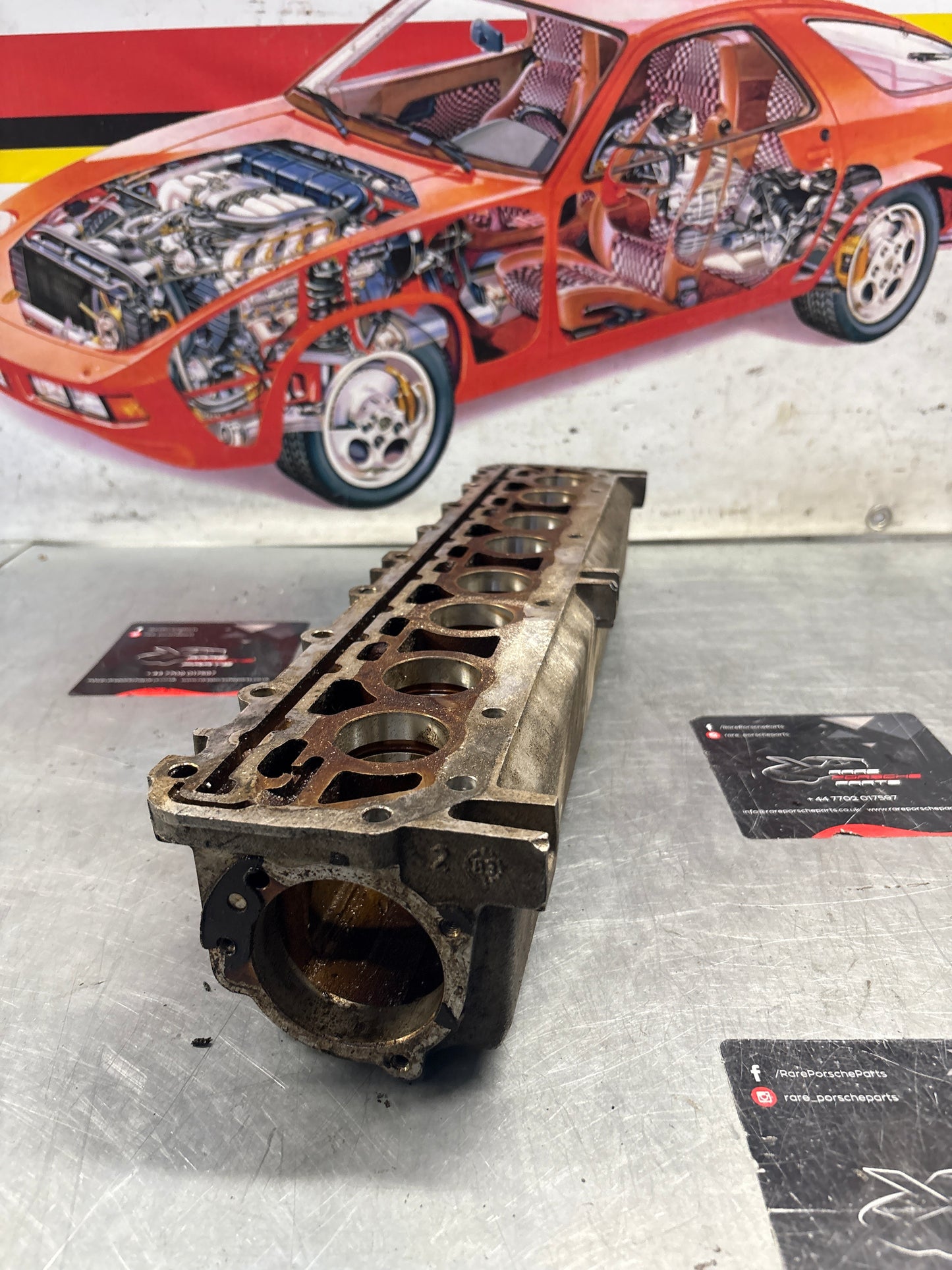 Porsche 924S 944 2.5 camshaft housing complete with camshaft 9441052506R