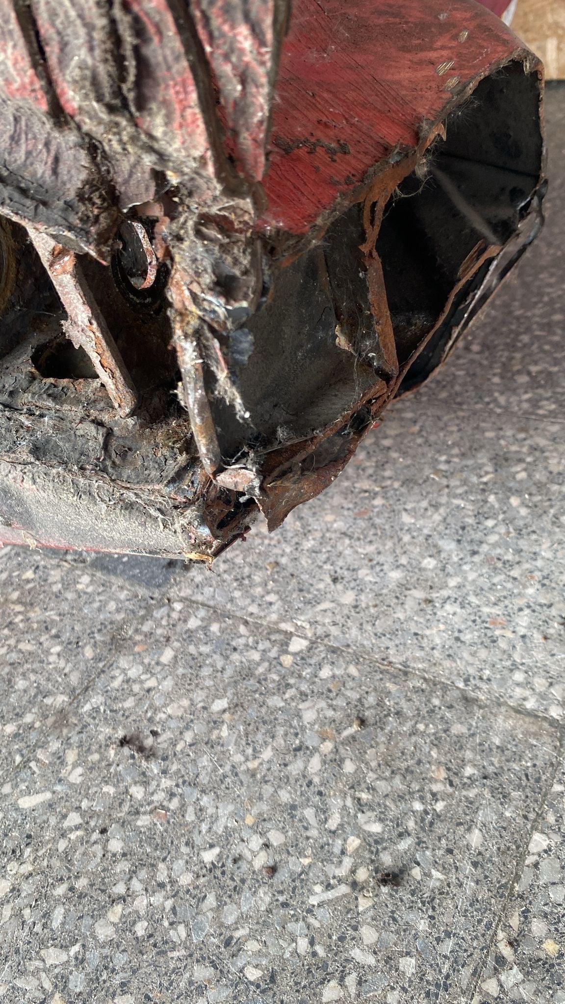 Porsche 944 left side cut, rear fender, 94450390303