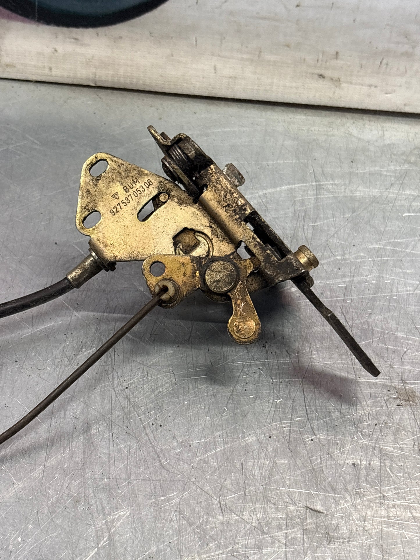 Porsche 928 left door lock mechanism 92853705309 used